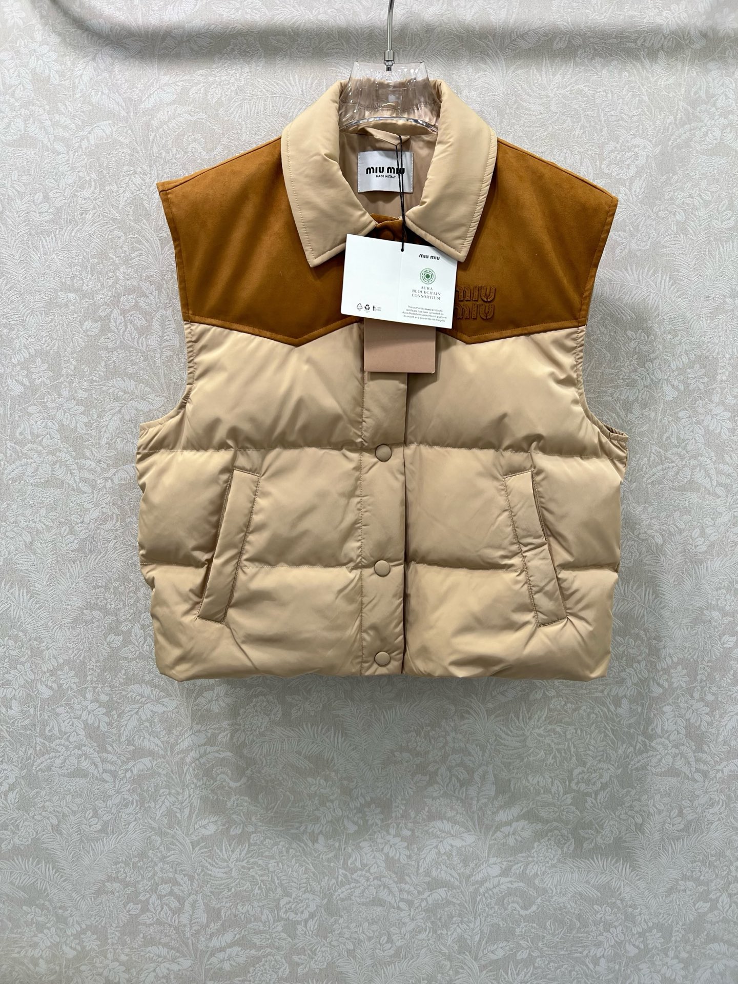 🔥🔥miumi*25全新版本出货啦 新款麂皮绒拼羽绒服马甲 90白鹅绒 整件拼接做麂皮绒与防风防水材质搭