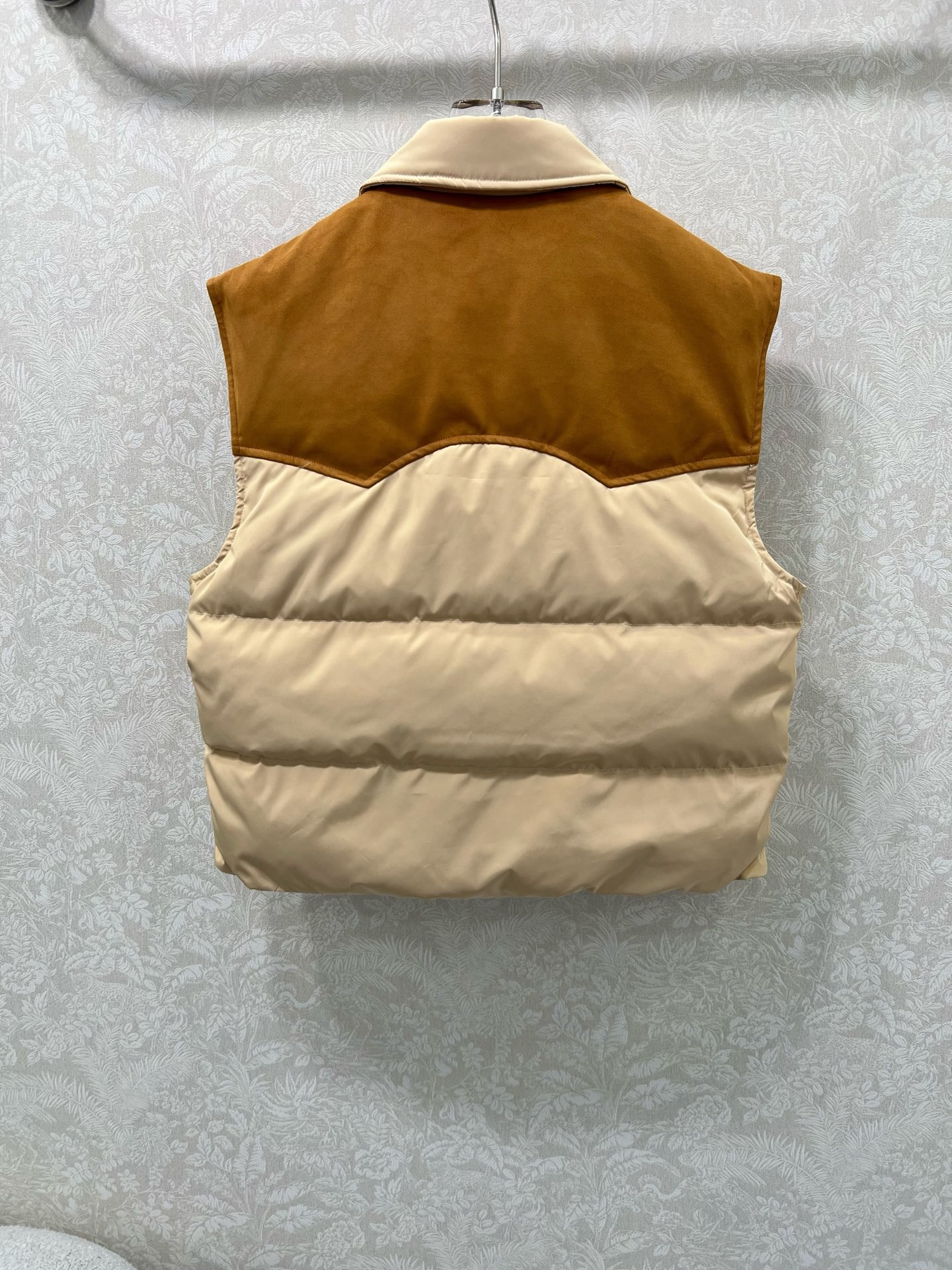 🔥🔥miumi*25全新版本出货啦 新款麂皮绒拼羽绒服马甲 90白鹅绒 整件拼接做麂皮绒与防风防水材质搭