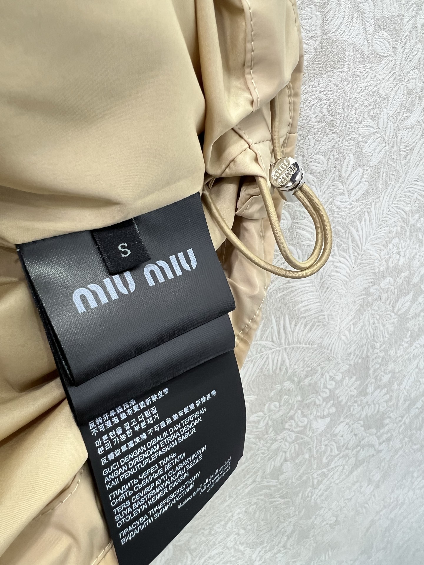 🔥🔥miumi*25全新版本出货啦 新款麂皮绒拼羽绒服马甲 90白鹅绒 整件拼接做麂皮绒与防风防水材质搭