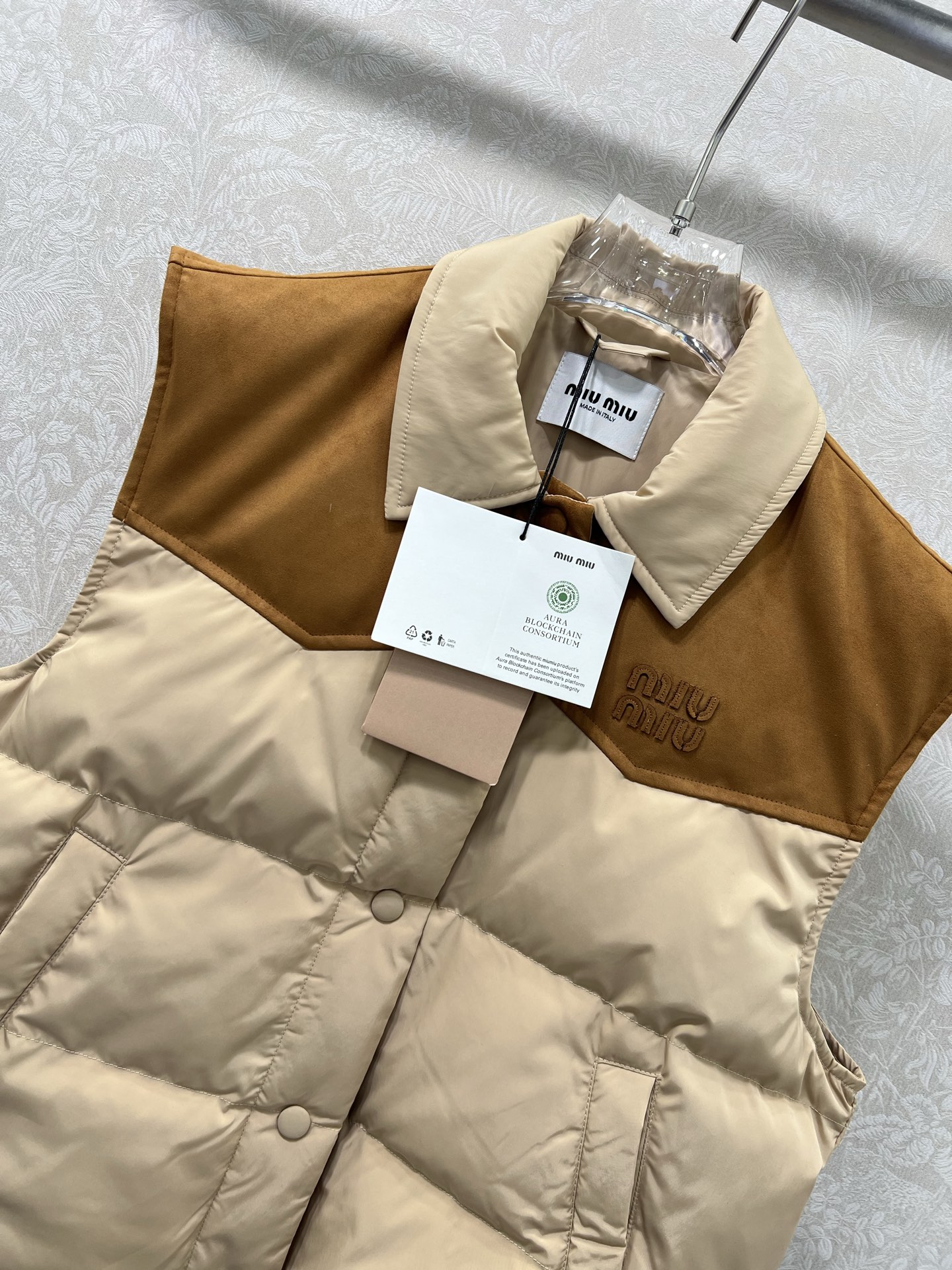 🔥🔥miumi*25全新版本出货啦 新款麂皮绒拼羽绒服马甲 90白鹅绒 整件拼接做麂皮绒与防风防水材质搭