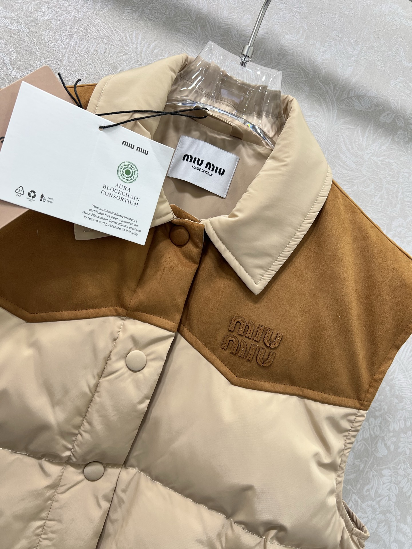 🔥🔥miumi*25全新版本出货啦 新款麂皮绒拼羽绒服马甲 90白鹅绒 整件拼接做麂皮绒与防风防水材质搭