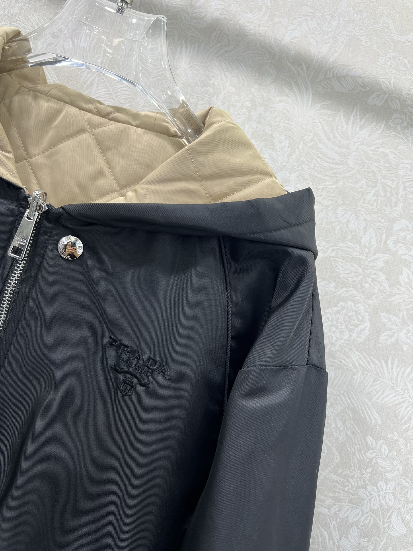 🔥🔥Prad* 25秋冬新款 三角标菱格纹双面穿连帽棉服外套 高版出品！经典菱格纹绗缝，质感高级又饱满。