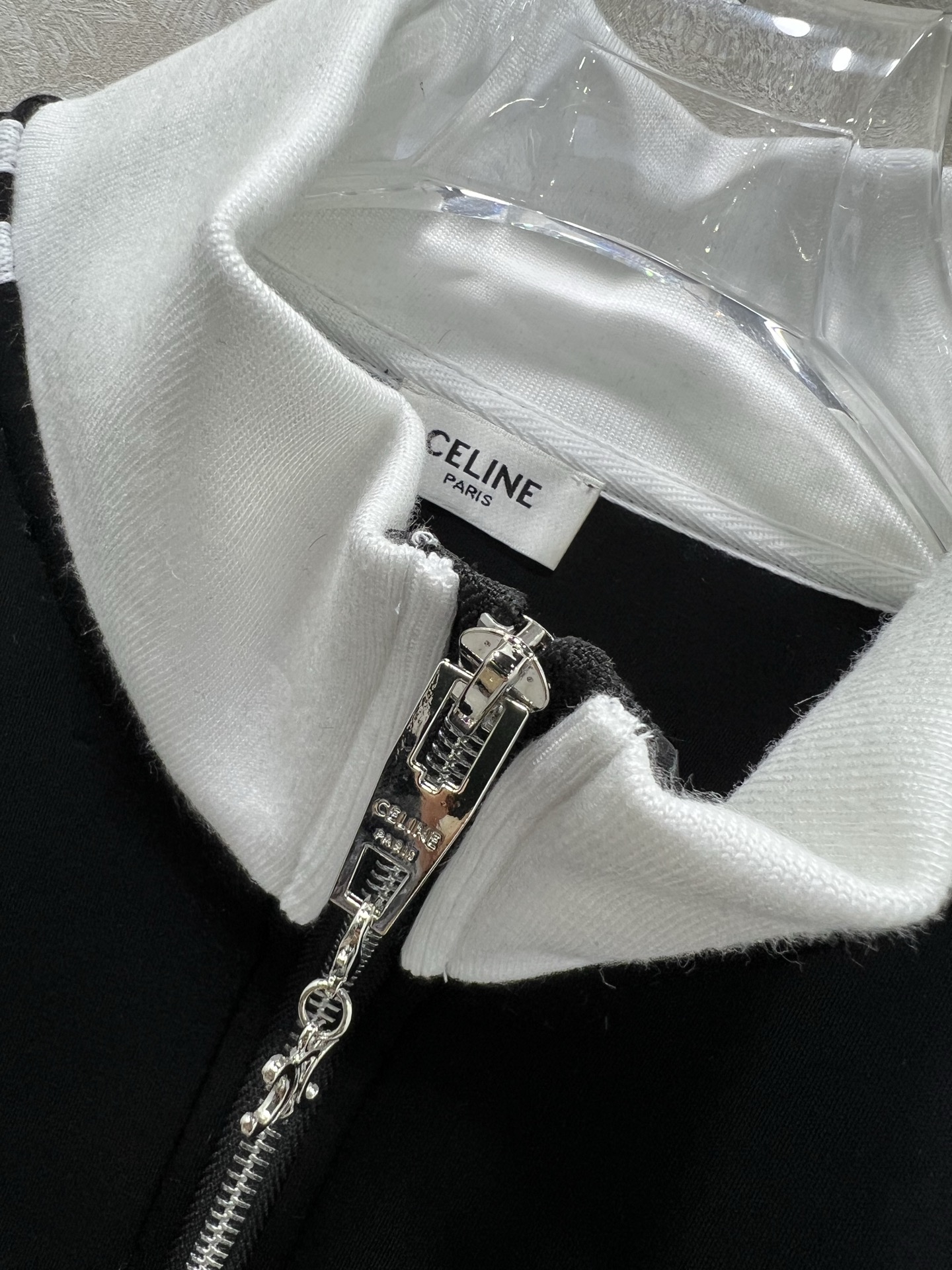 🔥🔥Celin* 25新款 学院风运动休闲夹克套装 整套出售 采用定制的运动风棉质面料，定制五金 轻薄柔