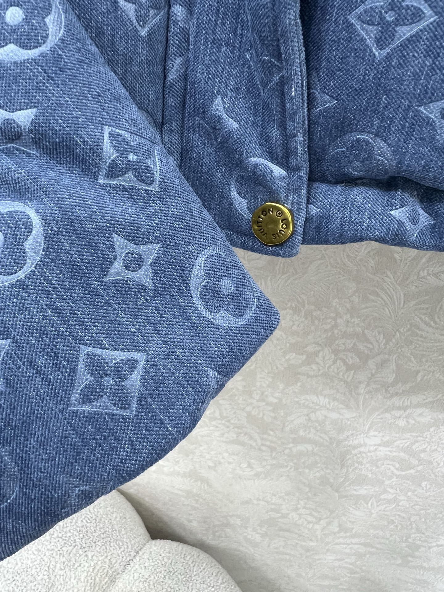 🔥🔥Louis Vuitto*25新款羽绒服 90白鸭绒 单宁牛仔真的太活力俏皮啦 整体提花印花 牛仔棉