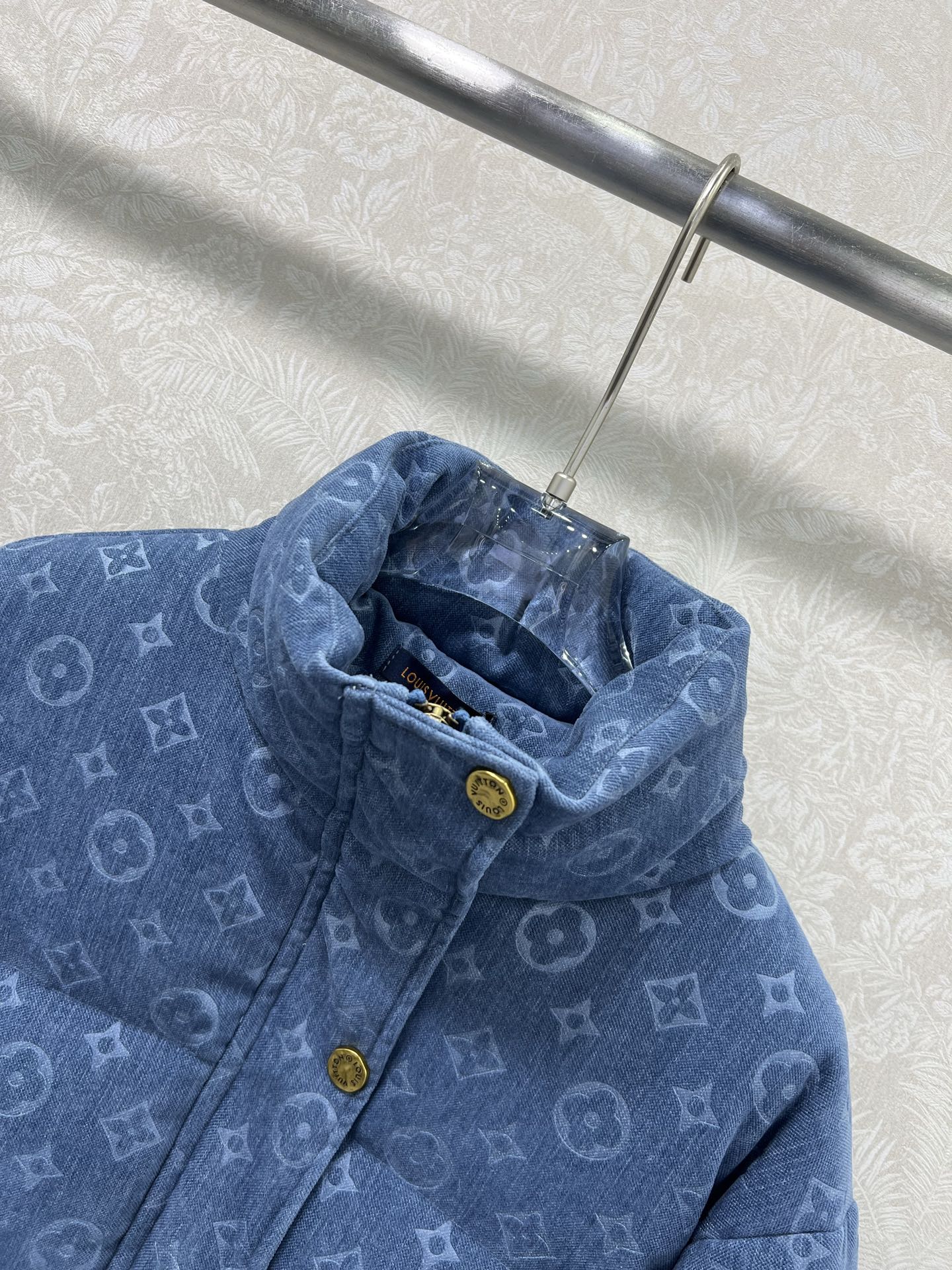🔥🔥Louis Vuitto*25新款羽绒服 90白鸭绒 单宁牛仔真的太活力俏皮啦 整体提花印花 牛仔棉