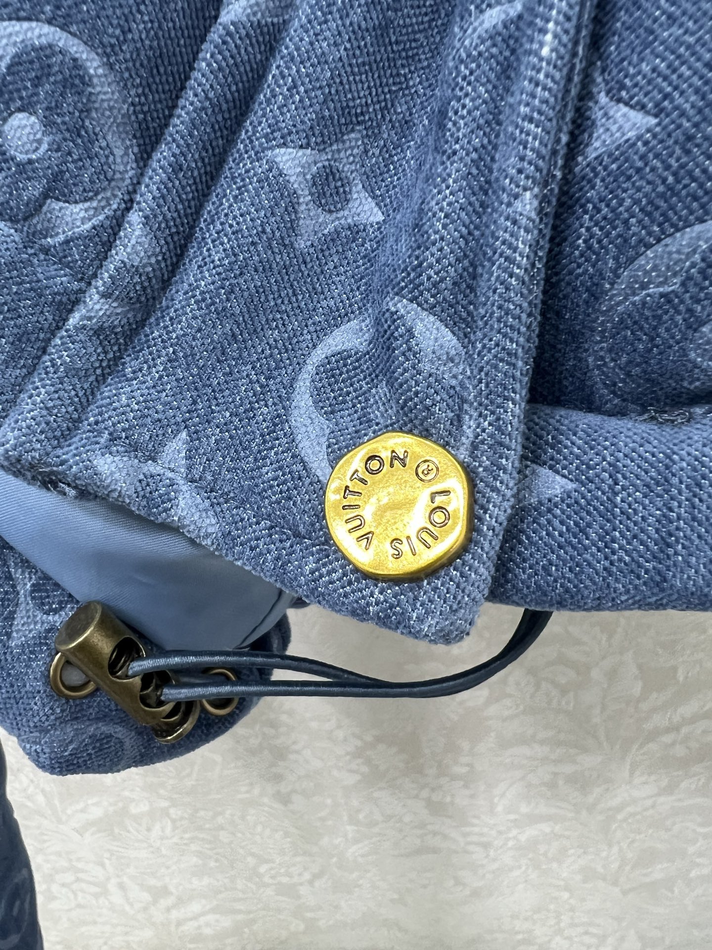 🔥🔥Louis Vuitto*25新款羽绒服 90白鸭绒 单宁牛仔真的太活力俏皮啦 整体提花印花 牛仔棉