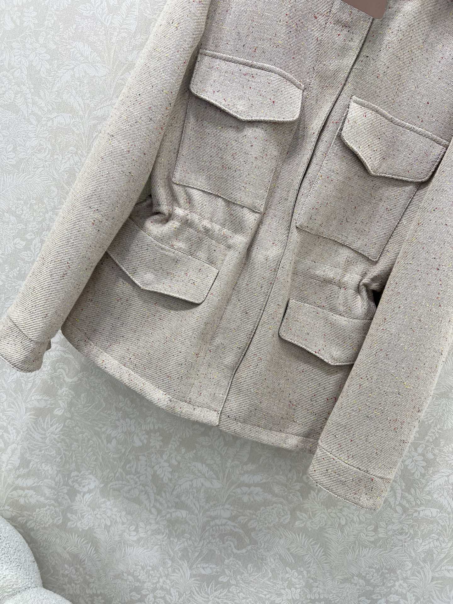 🔥🔥 lp 🌹25新款可拆卸连帽毛呢外套 定制YB进口亚麻棉材质，里外双层处理，外层工艺处理，呈现出毛呢