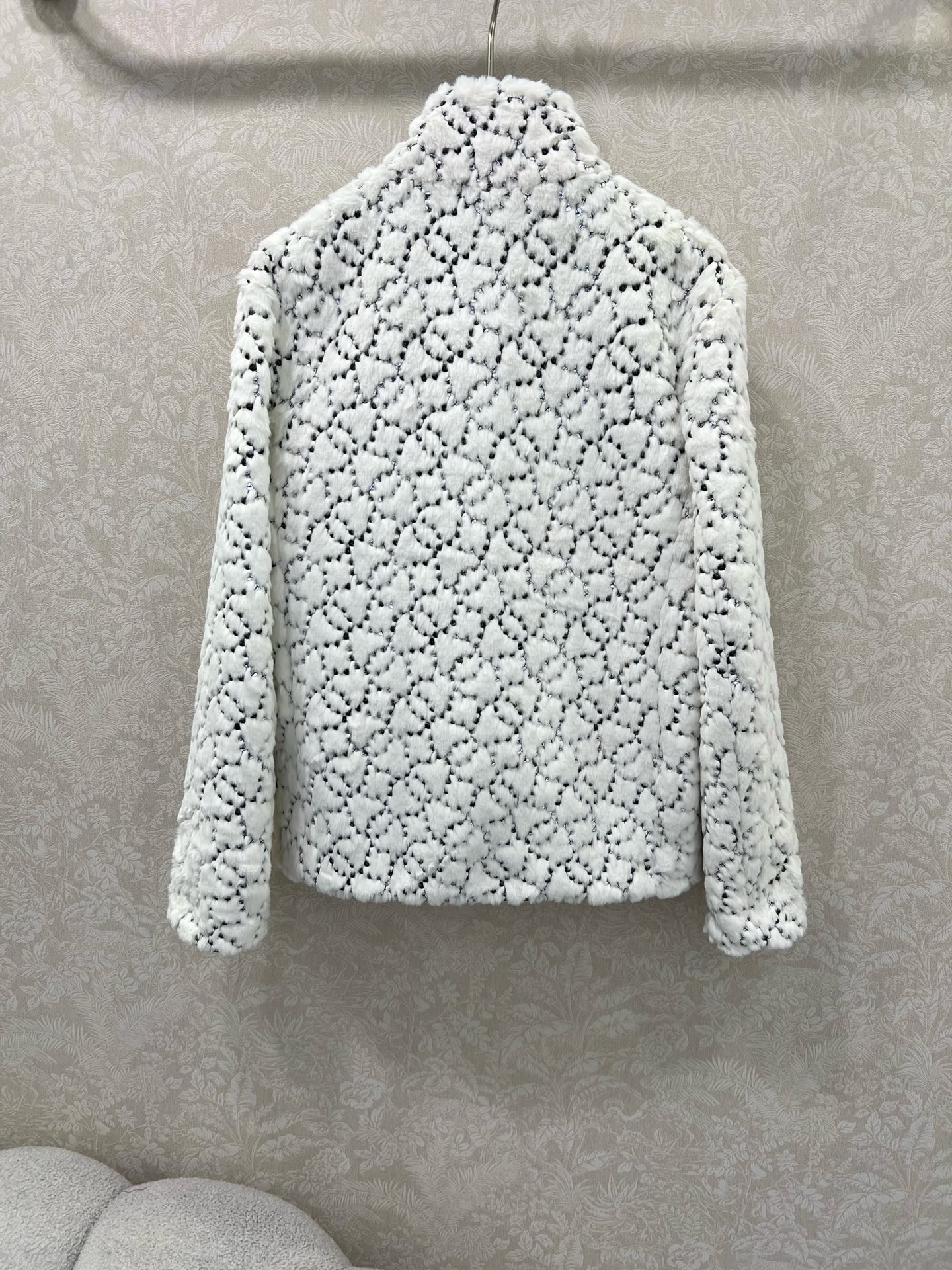 🔥🔥Chane*25新款coco滑雪🎿系列#定制YB进口丝毛材质，整件轻盈保暖，立领拉链，通体珠片水钻双