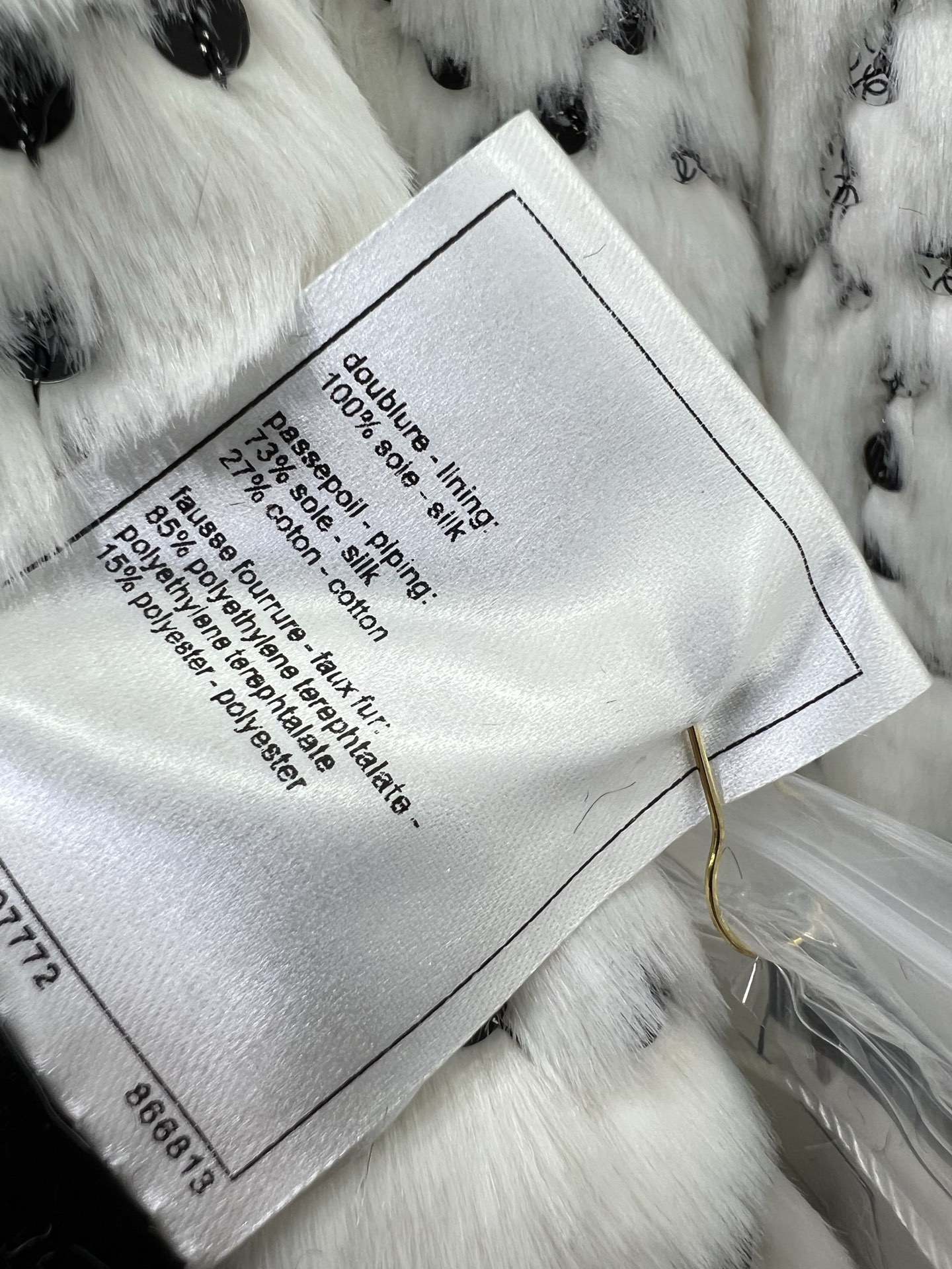 🔥🔥Chane*25新款coco滑雪🎿系列#定制YB进口丝毛材质，整件轻盈保暖，立领拉链，通体珠片水钻双