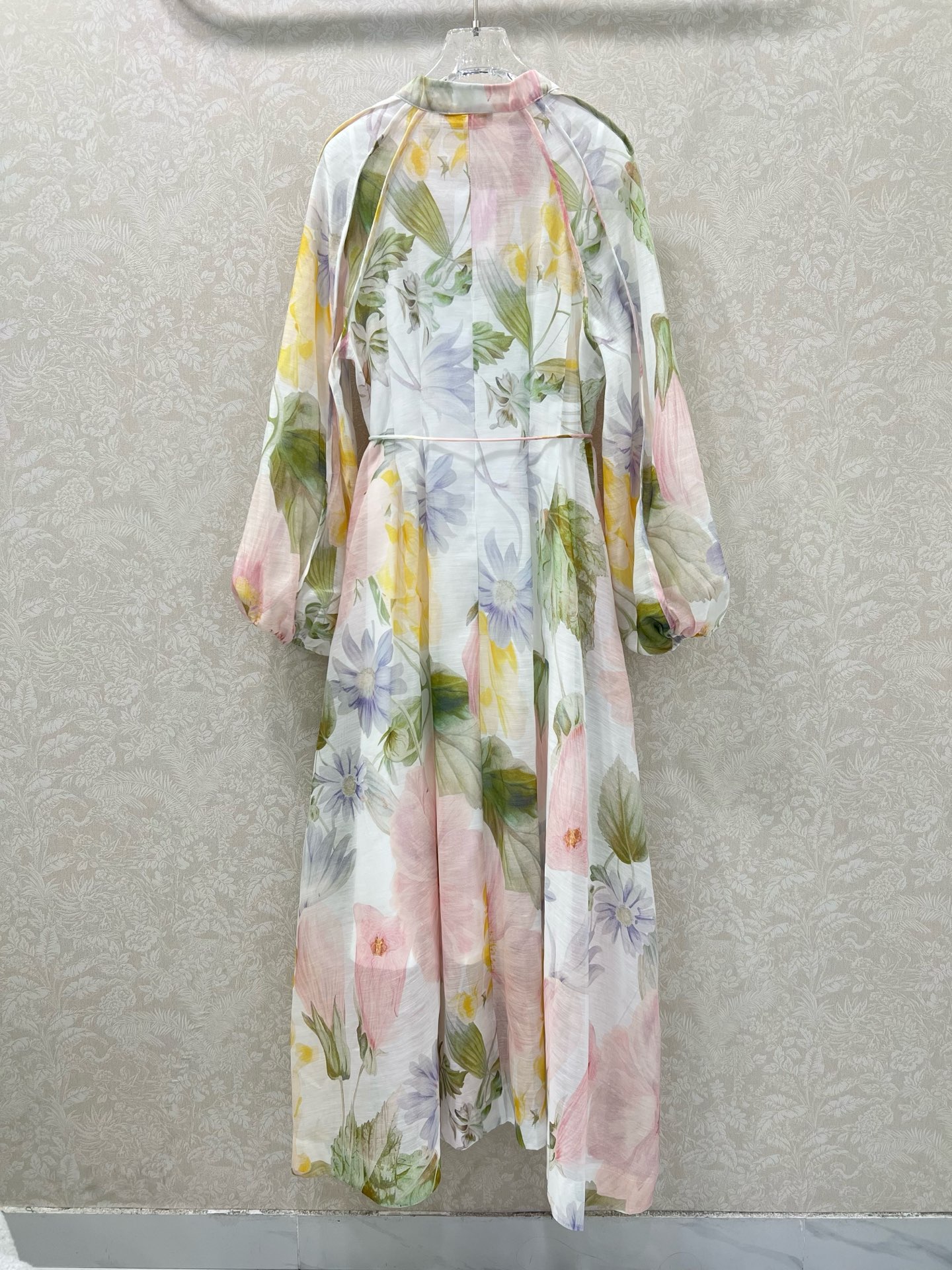 🔥🔥Zimmerman*兹/默曼 25新款印花v领连衣裙、时尚立领半扣搭配细腰带 腰身褶皱勾勒腰线 美观