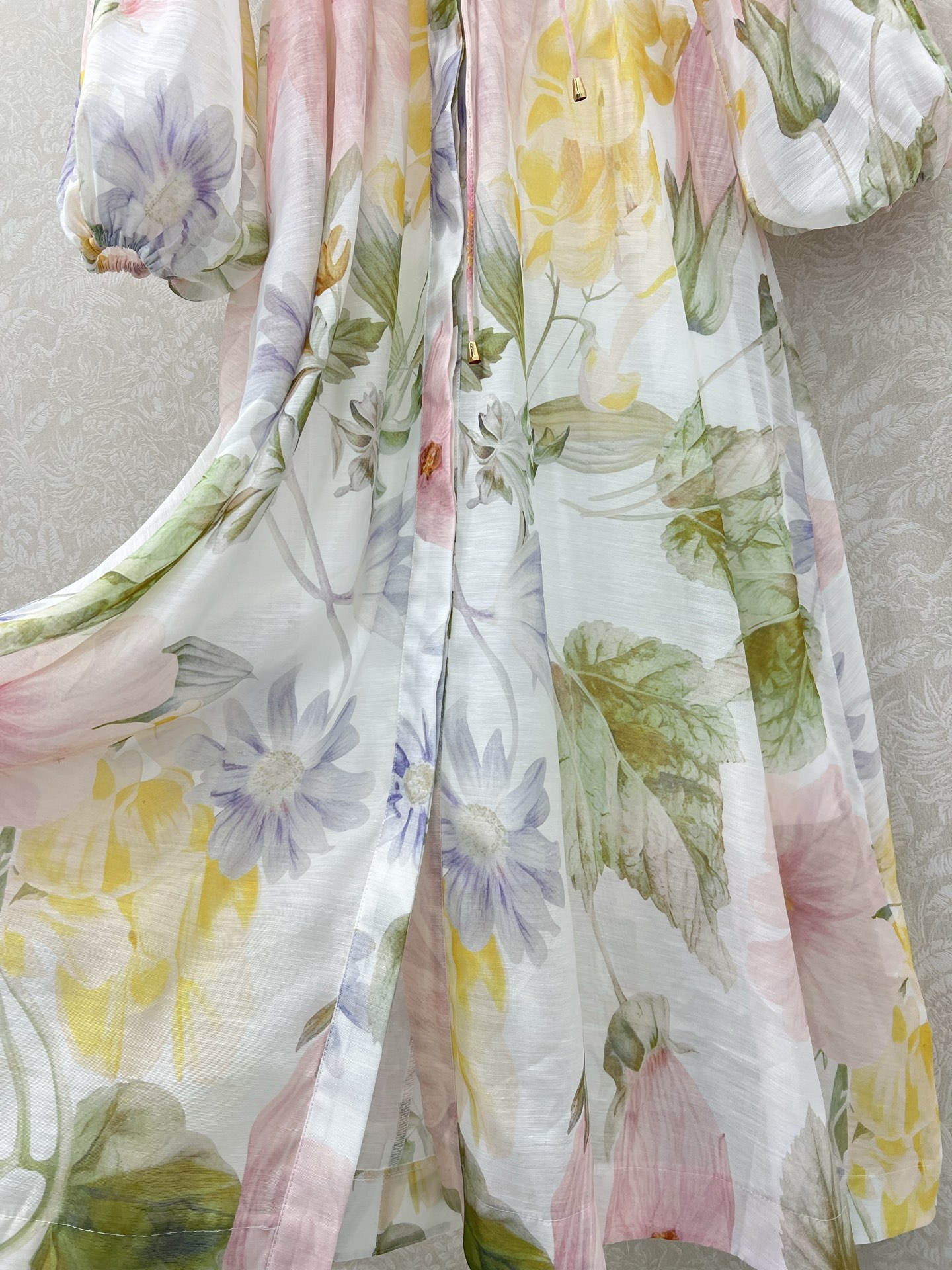 🔥🔥Zimmerman*兹/默曼 25新款印花v领连衣裙、时尚立领半扣搭配细腰带 腰身褶皱勾勒腰线 美观