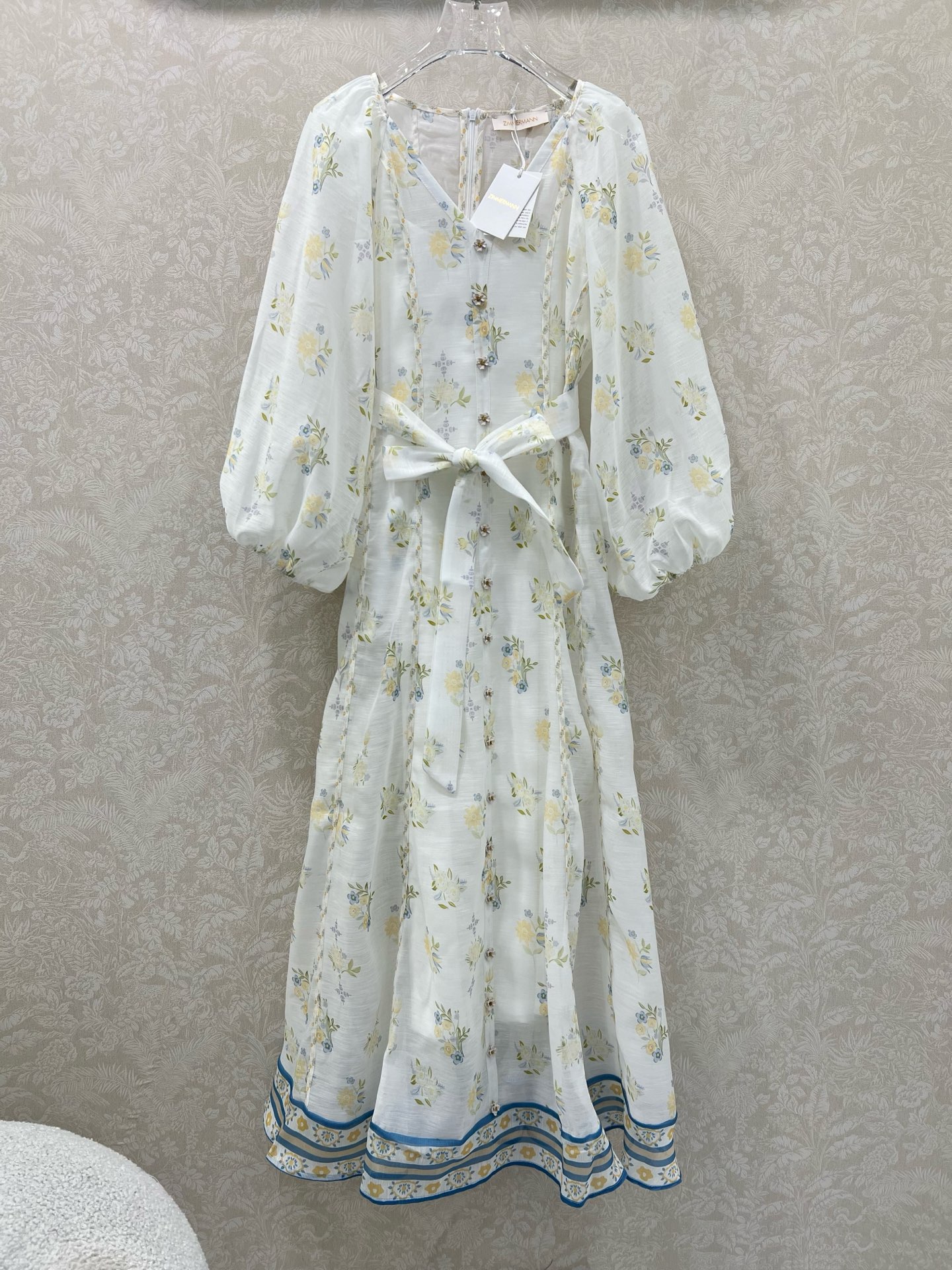 🔥🔥Zimmerman*兹/默曼 25新款印花v领连衣裙、时尚立领半扣搭配本布腰带 腰身褶皱勾勒腰线 美