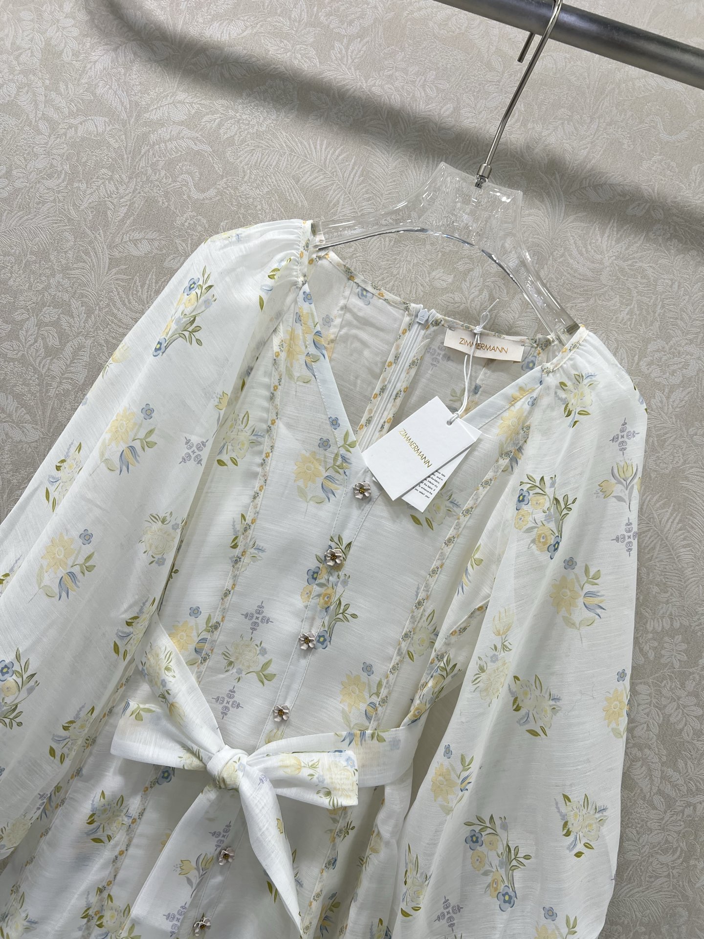 🔥🔥Zimmerman*兹/默曼 25新款印花v领连衣裙、时尚立领半扣搭配本布腰带 腰身褶皱勾勒腰线 美