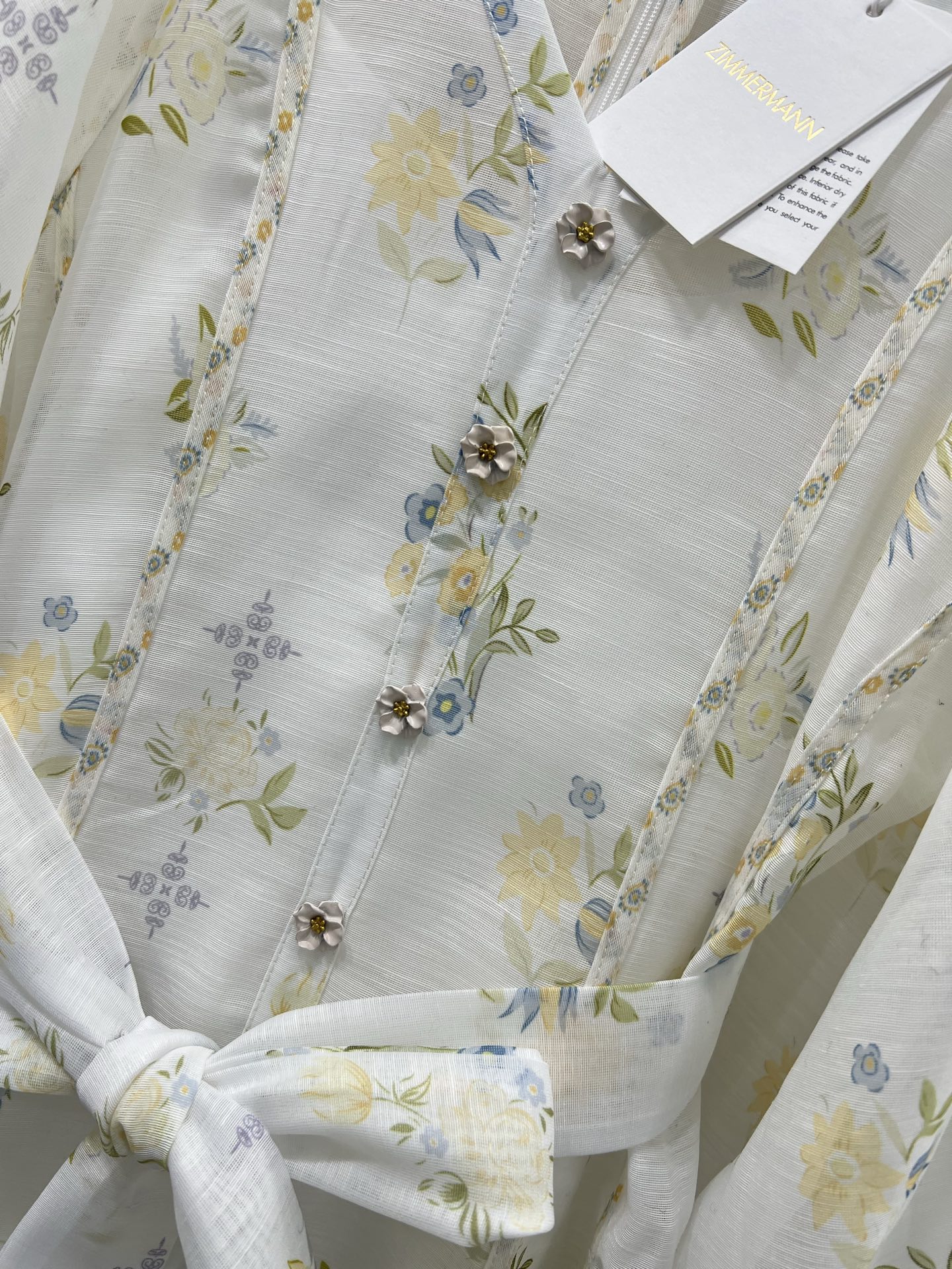 🔥🔥Zimmerman*兹/默曼 25新款印花v领连衣裙、时尚立领半扣搭配本布腰带 腰身褶皱勾勒腰线 美