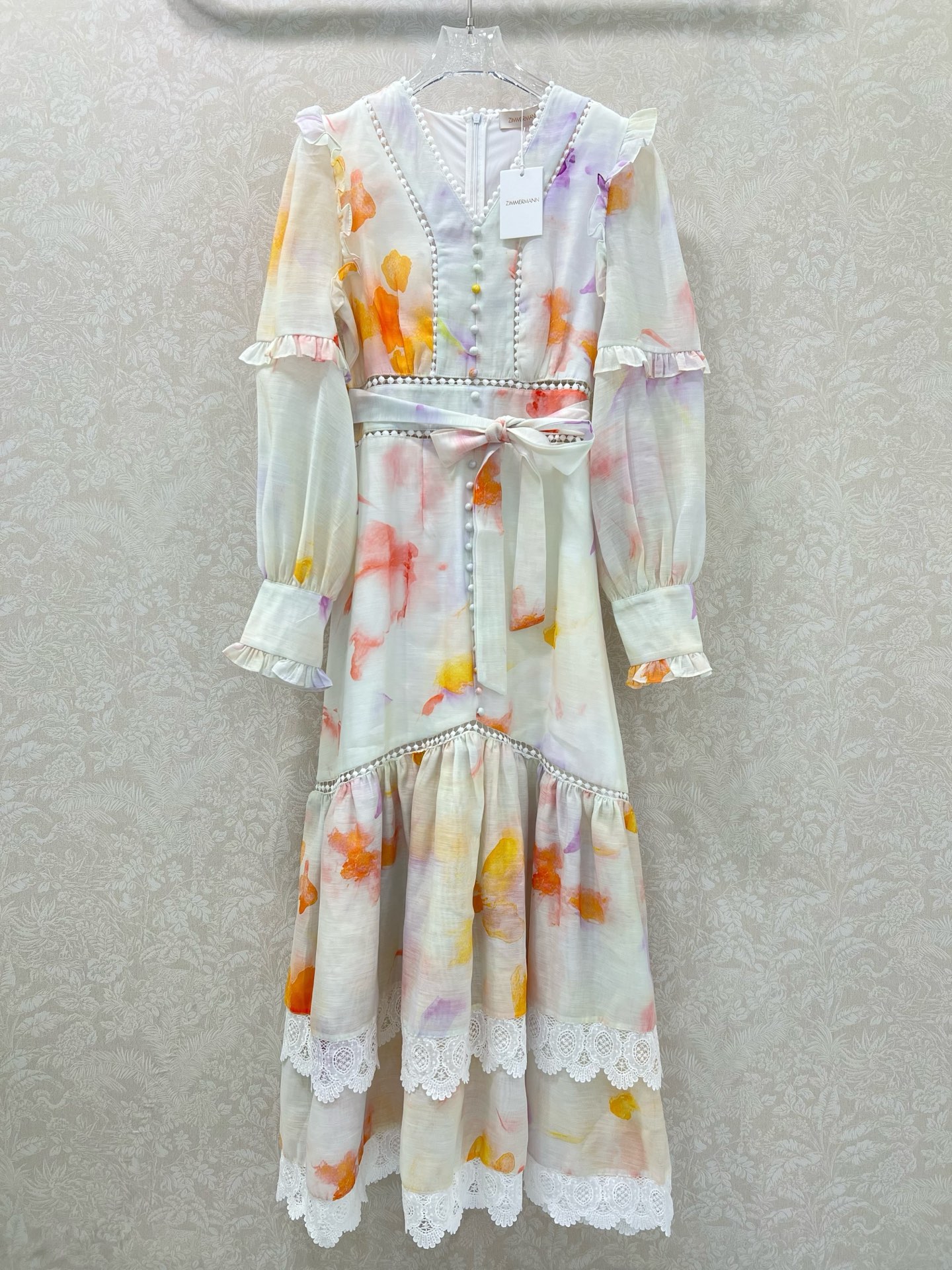 🔥🔥ZIMMERMAN* 25新款v领长袖灯笼长款连衣裙·选用纯棉混纺面料制成，晕染的花色搭配本布包扣 