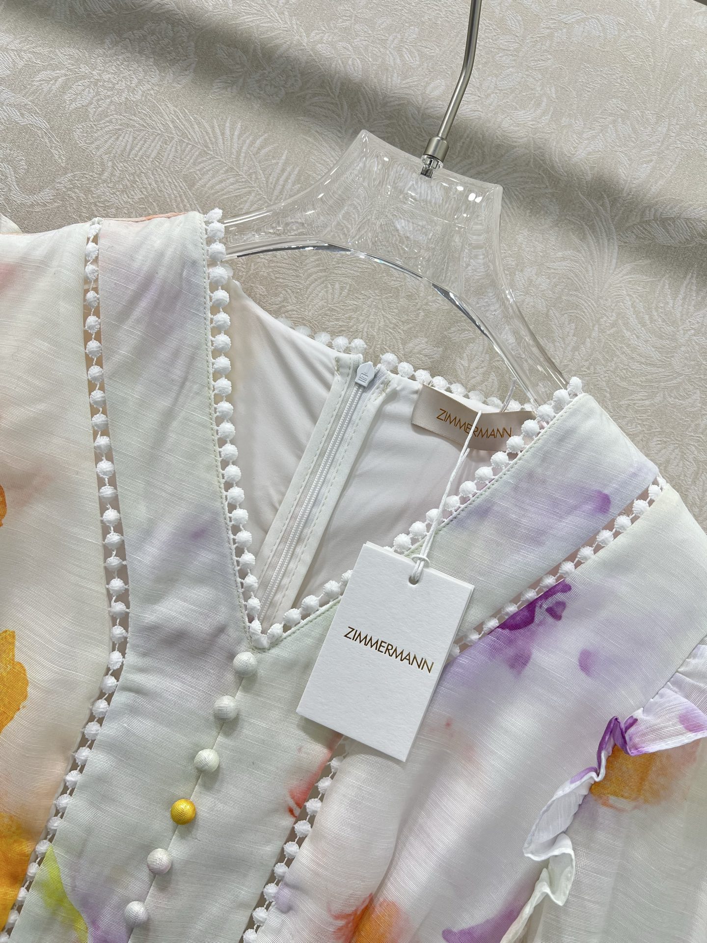 🔥🔥ZIMMERMAN* 25新款v领长袖灯笼长款连衣裙·选用纯棉混纺面料制成，晕染的花色搭配本布包扣 