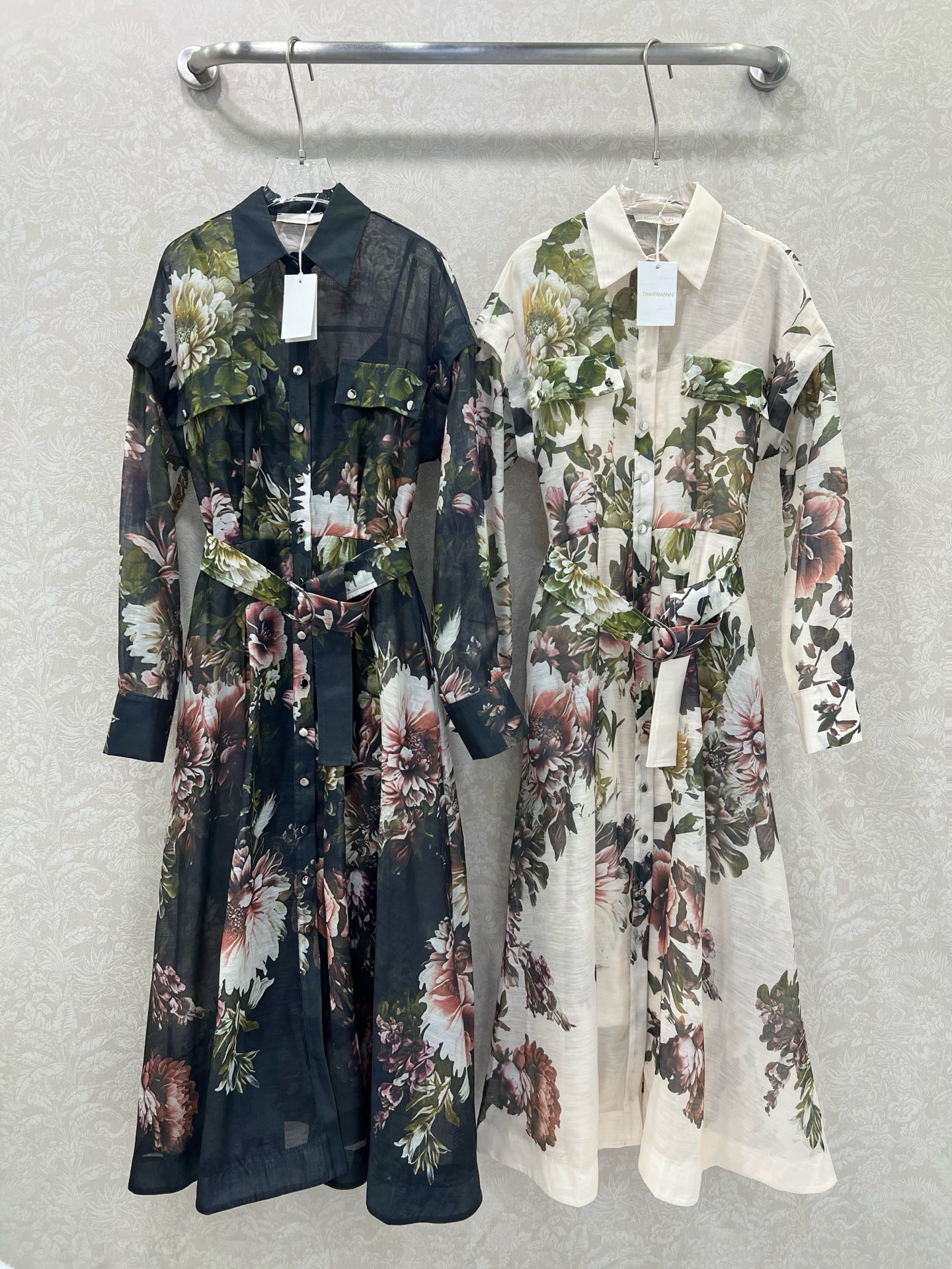 🔥🔥ZIMMERMAN* 25新款翻领长袖假两件长款连衣裙·选用纯棉混纺面料制成，晕染的花色搭配本布包扣