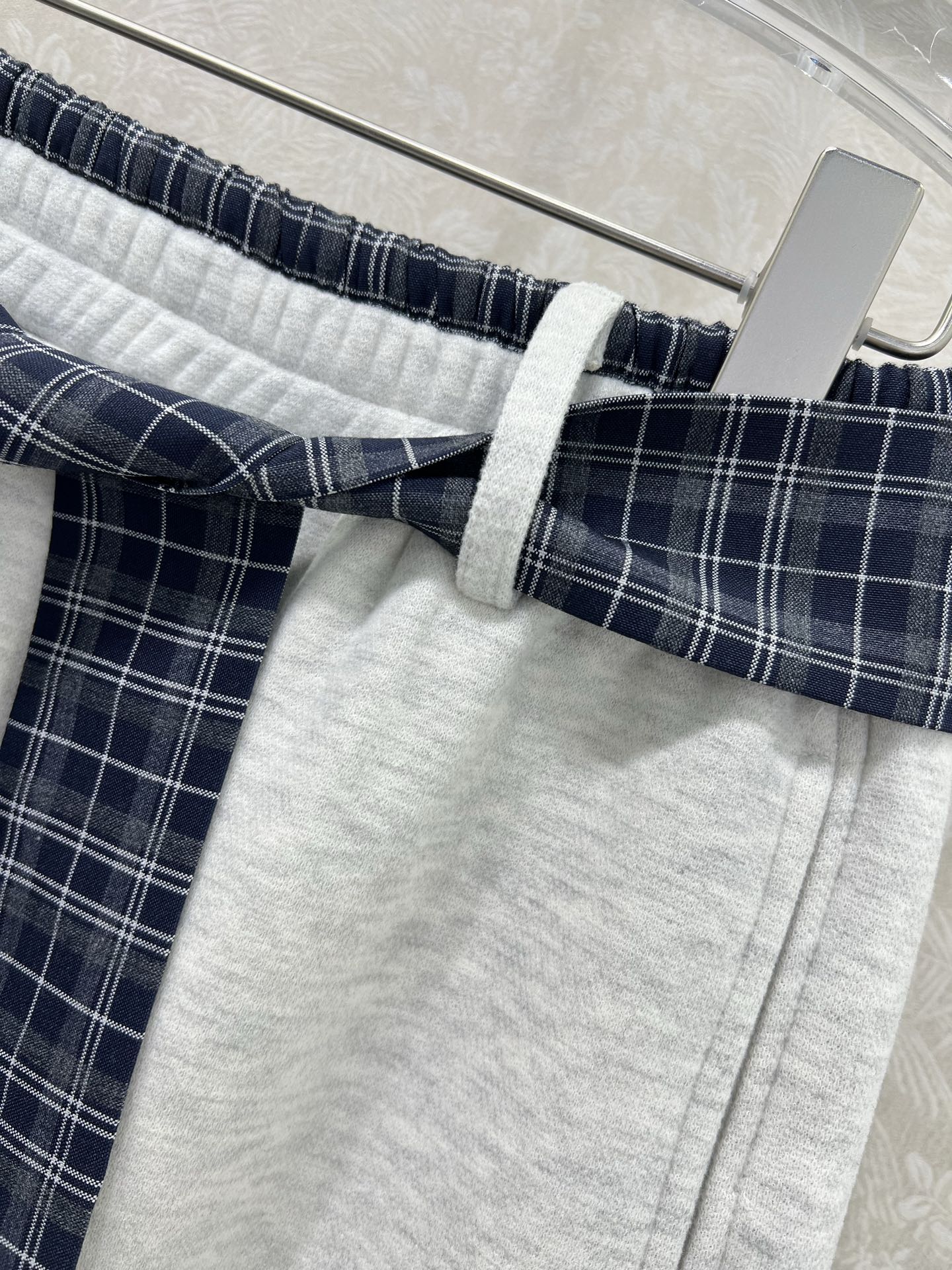 🔥🔥MIUMI* 25新款加绒搭配丝巾净色阔腿长裤 腰头抽绳阔腿设计拉长人体比例 侧边miu贴标 休闲直