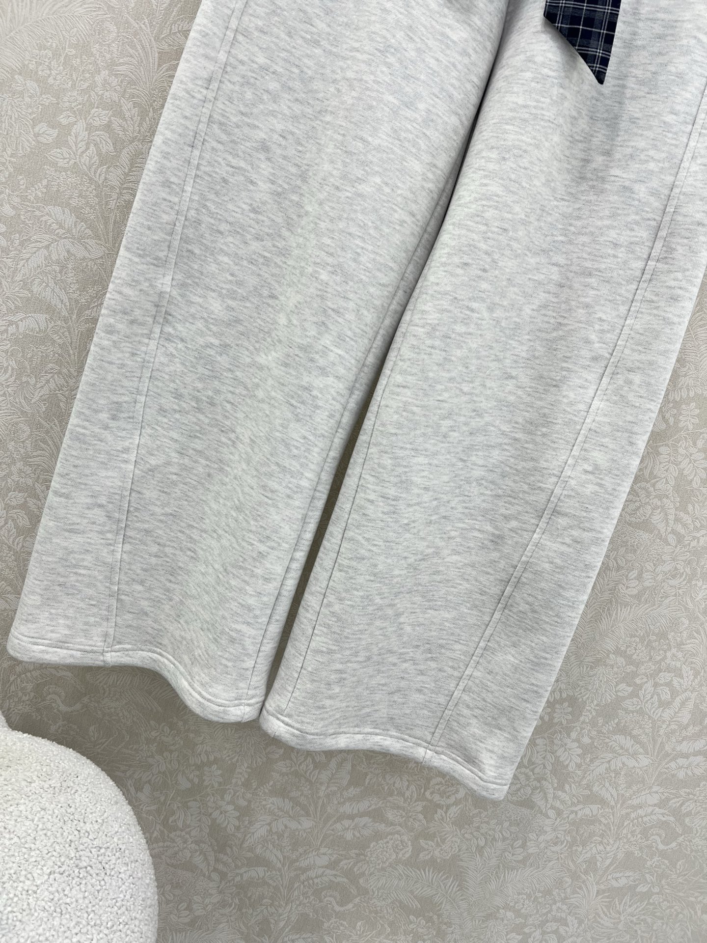 🔥🔥MIUMI* 25新款加绒搭配丝巾净色阔腿长裤 腰头抽绳阔腿设计拉长人体比例 侧边miu贴标 休闲直