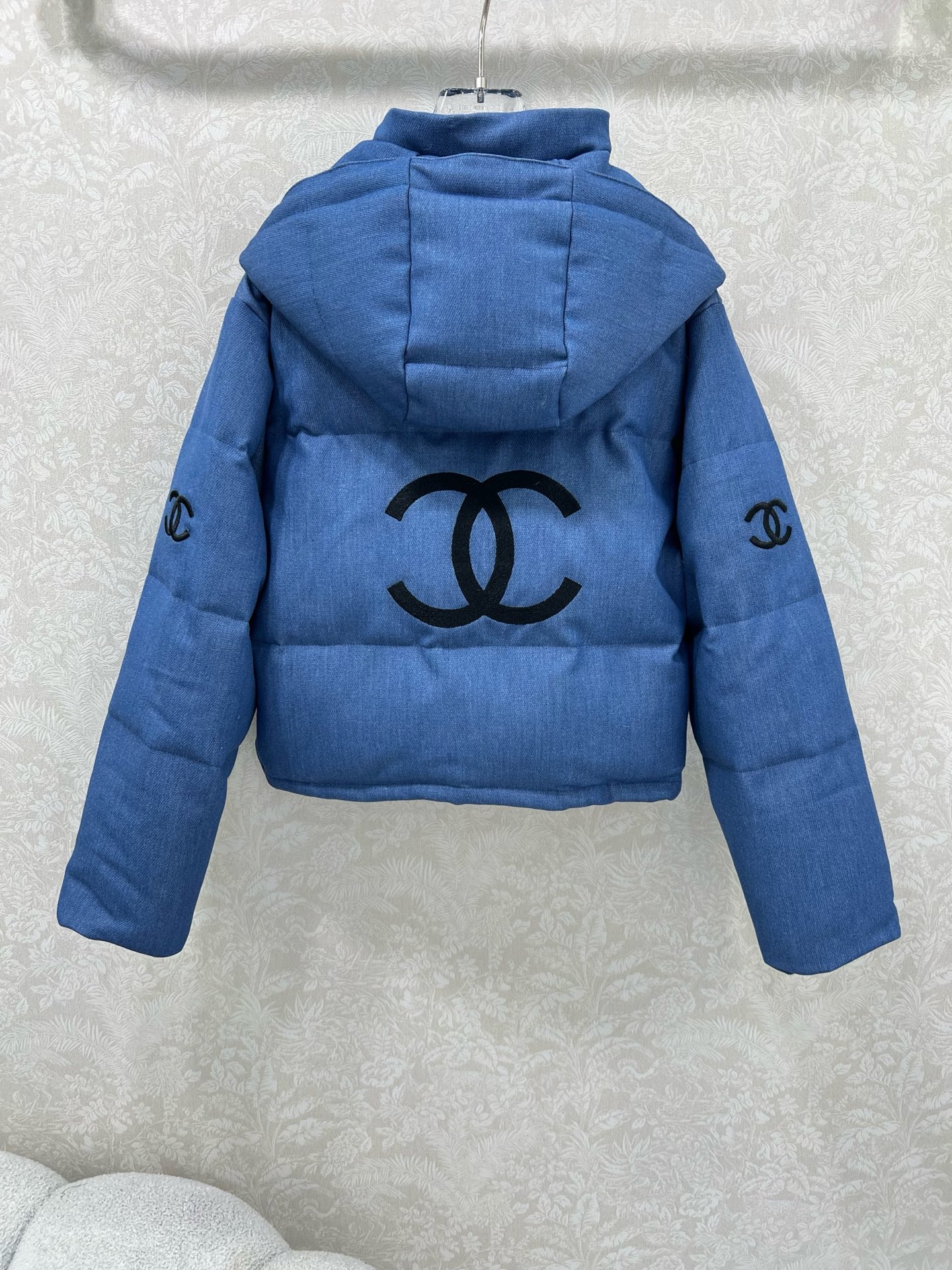 🔥🔥CHANE* 25新款牛仔可拆卸连帽羽绒服 90白鸭绒 牛仔单宁系列 连帽袖子后背Logo刺绣 定制