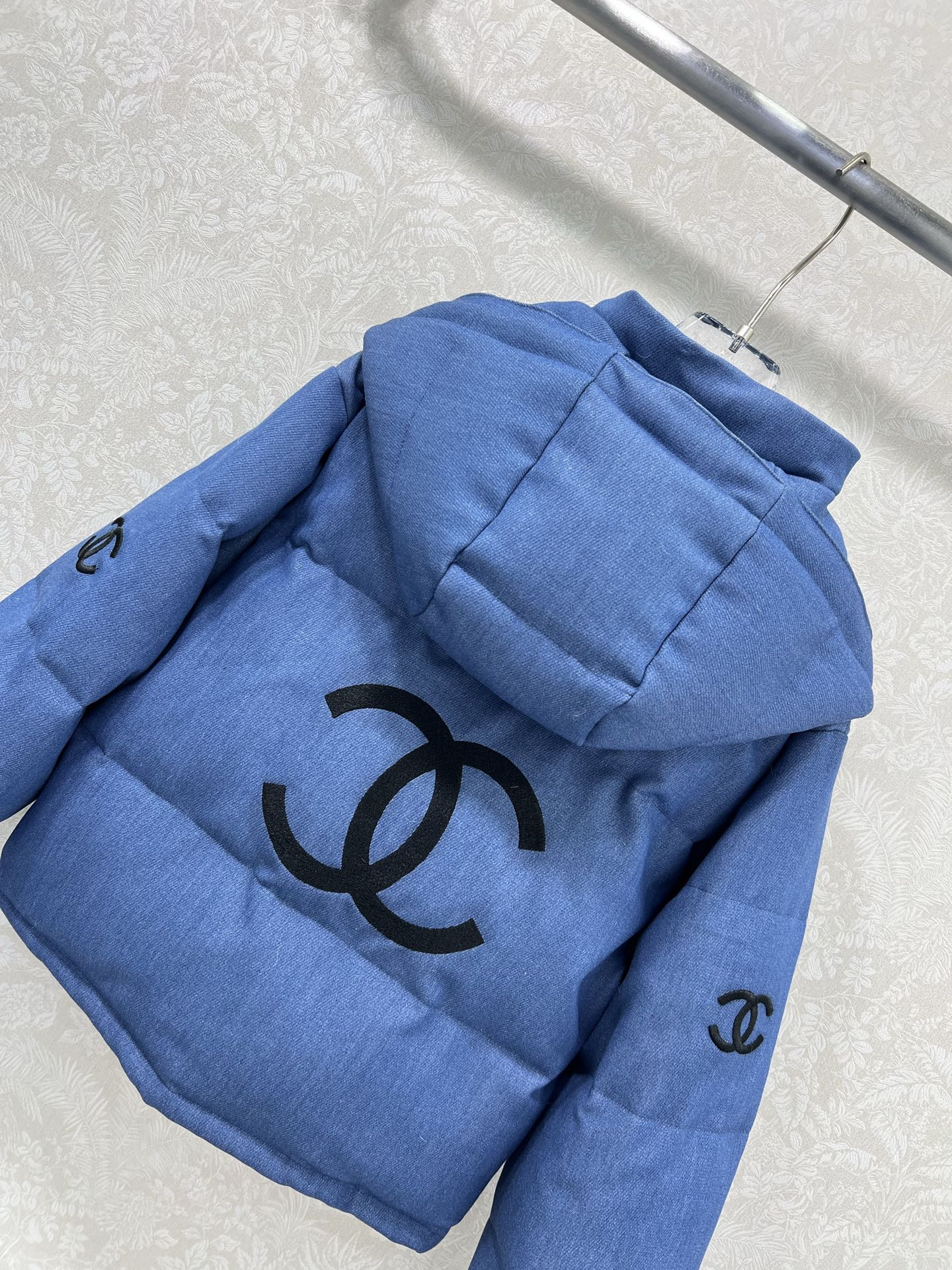 🔥🔥CHANE* 25新款牛仔可拆卸连帽羽绒服 90白鸭绒 牛仔单宁系列 连帽袖子后背Logo刺绣 定制