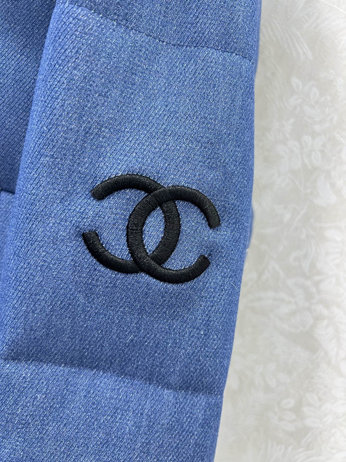 🔥🔥CHANE* 25新款牛仔可拆卸连帽羽绒服 90白鸭绒 牛仔单宁系列 连帽袖子后背Logo刺绣 定制