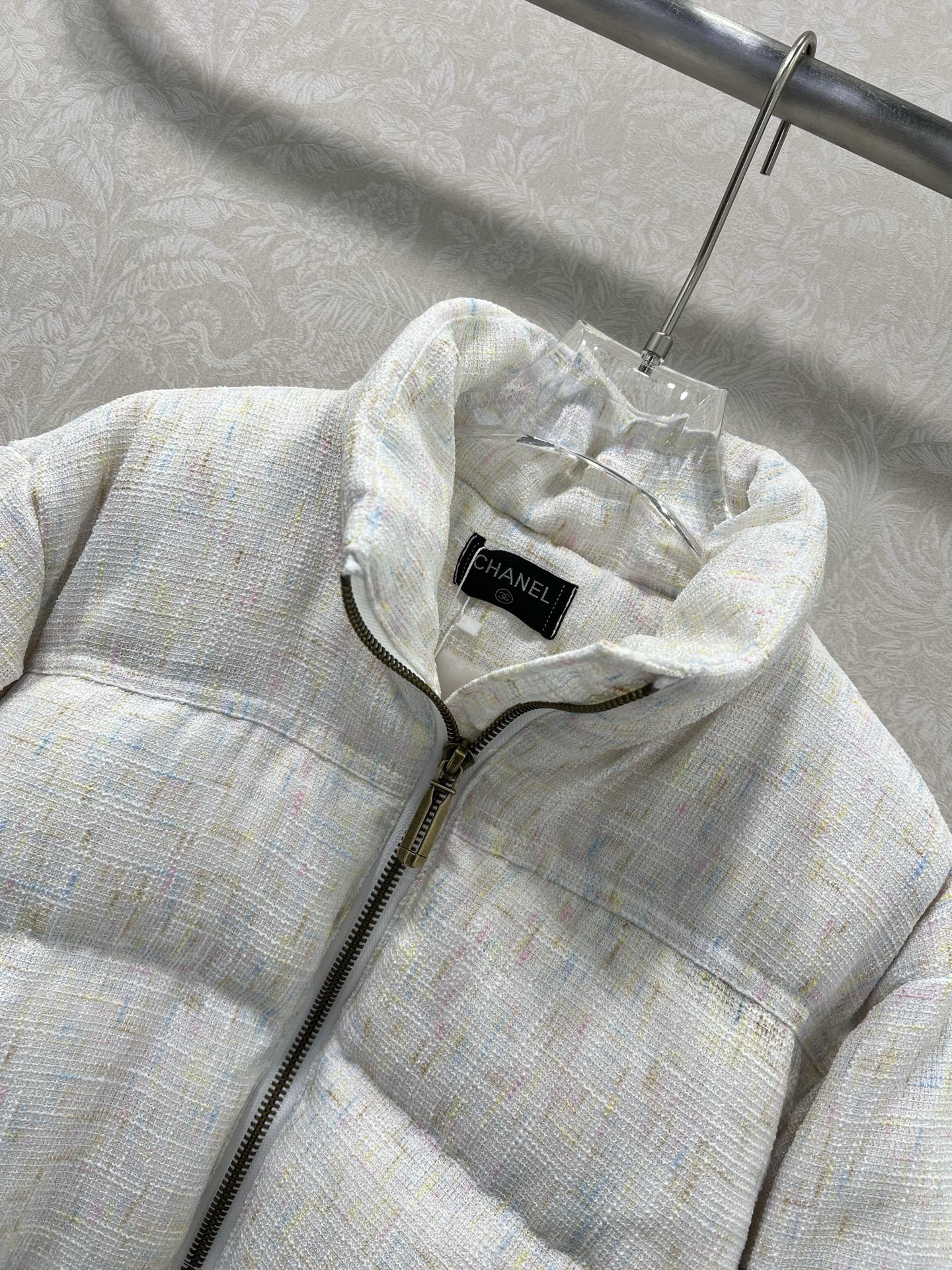 🔥🔥chan*l 25秋冬新款粗纺羽绒服 90白鸭绒 粗纺晕染打造视觉层次感 袖子双c字母刺绣 袖子口袋