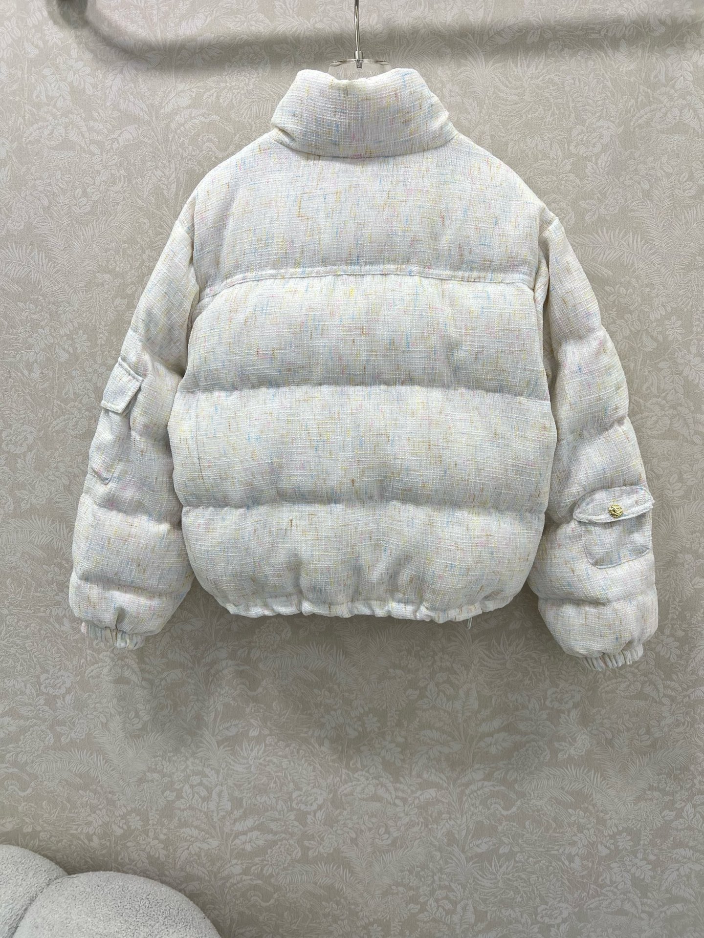 🔥🔥chan*l 25秋冬新款粗纺羽绒服 90白鸭绒 粗纺晕染打造视觉层次感 袖子双c字母刺绣 袖子口袋