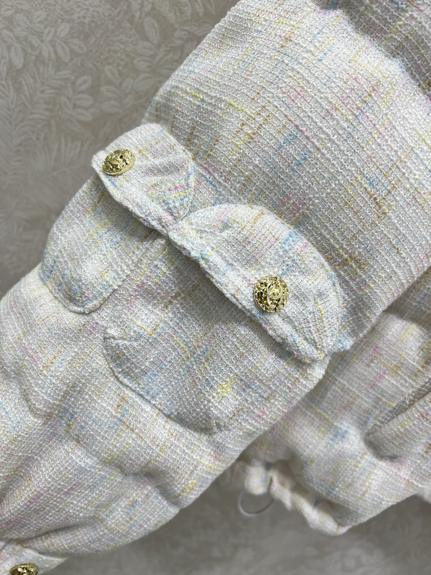 🔥🔥chan*l 25秋冬新款粗纺羽绒服 90白鸭绒 粗纺晕染打造视觉层次感 袖子双c字母刺绣 袖子口袋