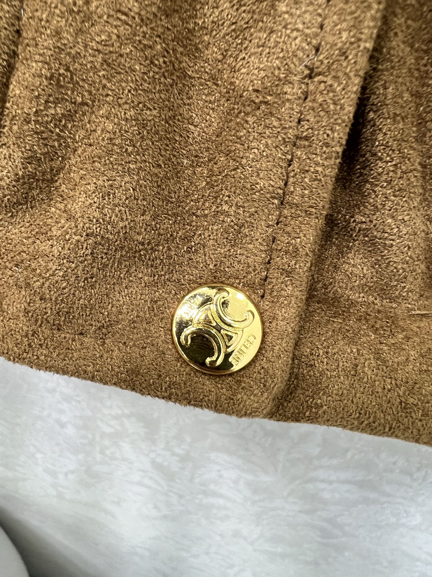 🔥🔥celin*25新款麂皮绒羽绒服 90白鹅绒 整件麂皮绒美拉德色调质感超级无敌高级！立体剪裁版型对身