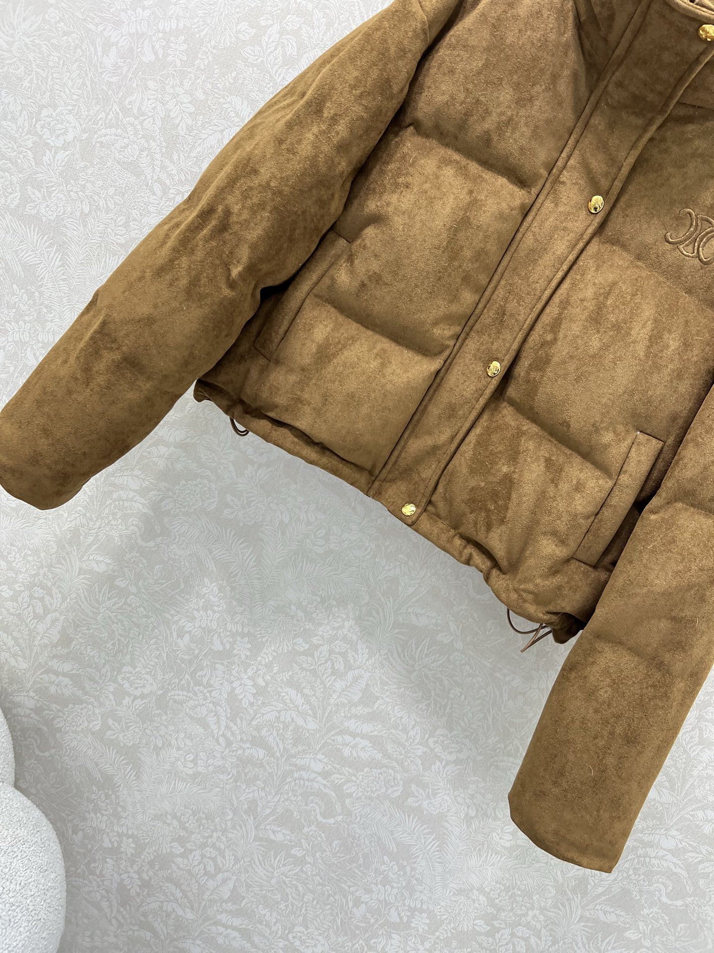 🔥🔥celin*25新款麂皮绒羽绒服 90白鹅绒 整件麂皮绒美拉德色调质感超级无敌高级！立体剪裁版型对身