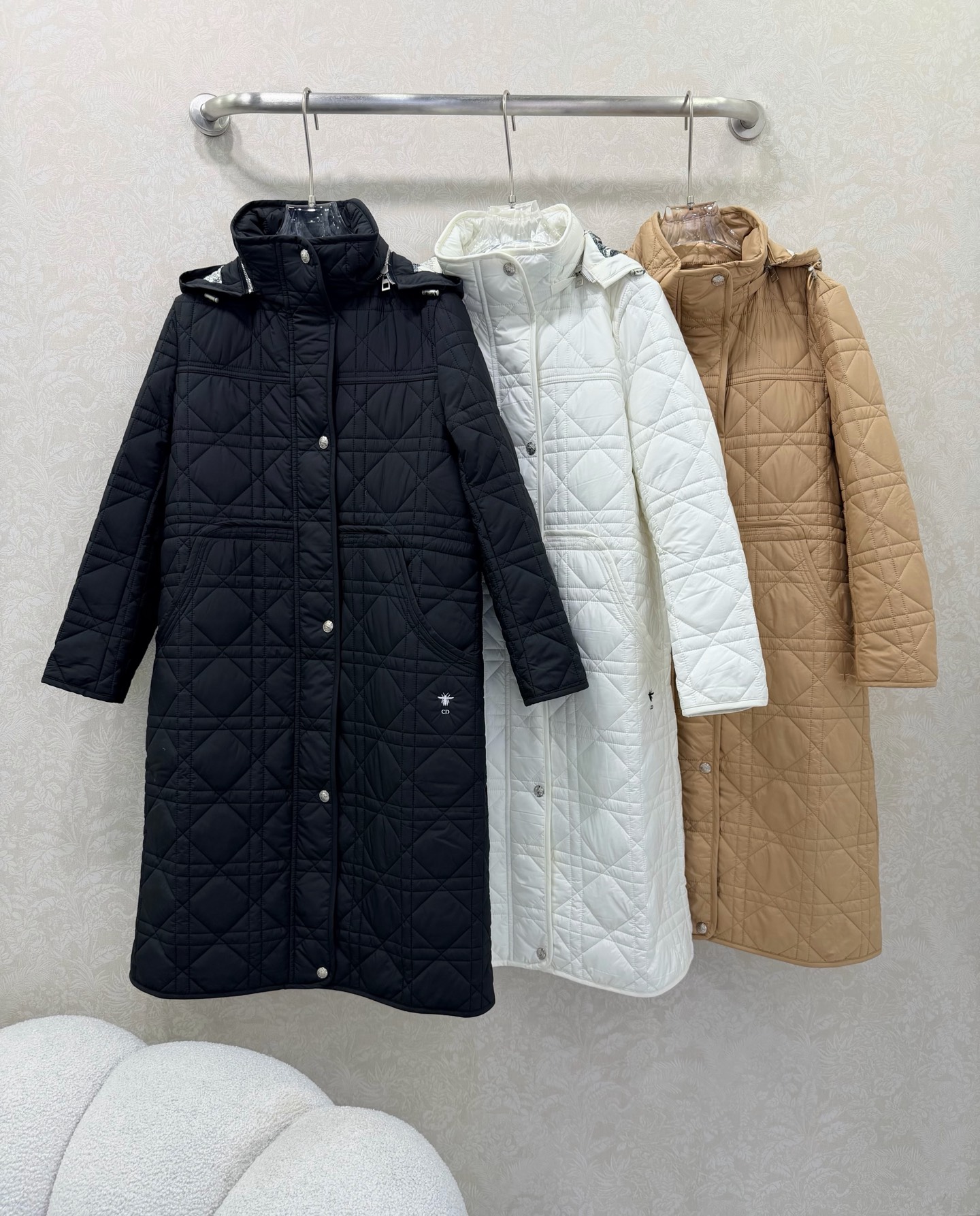 🔥🔥 Dio* 25秋冬新款戴妃藤格连帽压线长款棉衣外套 内衬经典丛林动物花色非常亮眼 视觉冲击力强时髦