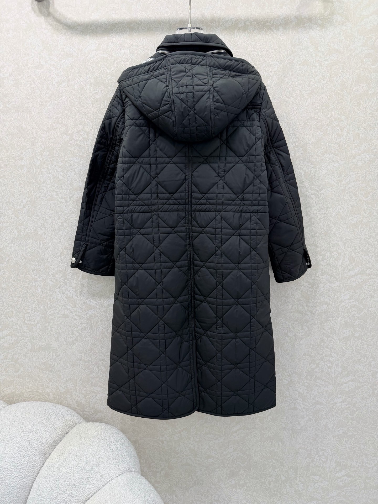 🔥🔥 Dio* 25秋冬新款戴妃藤格连帽压线长款棉衣外套 内衬经典丛林动物花色非常亮眼 视觉冲击力强时髦