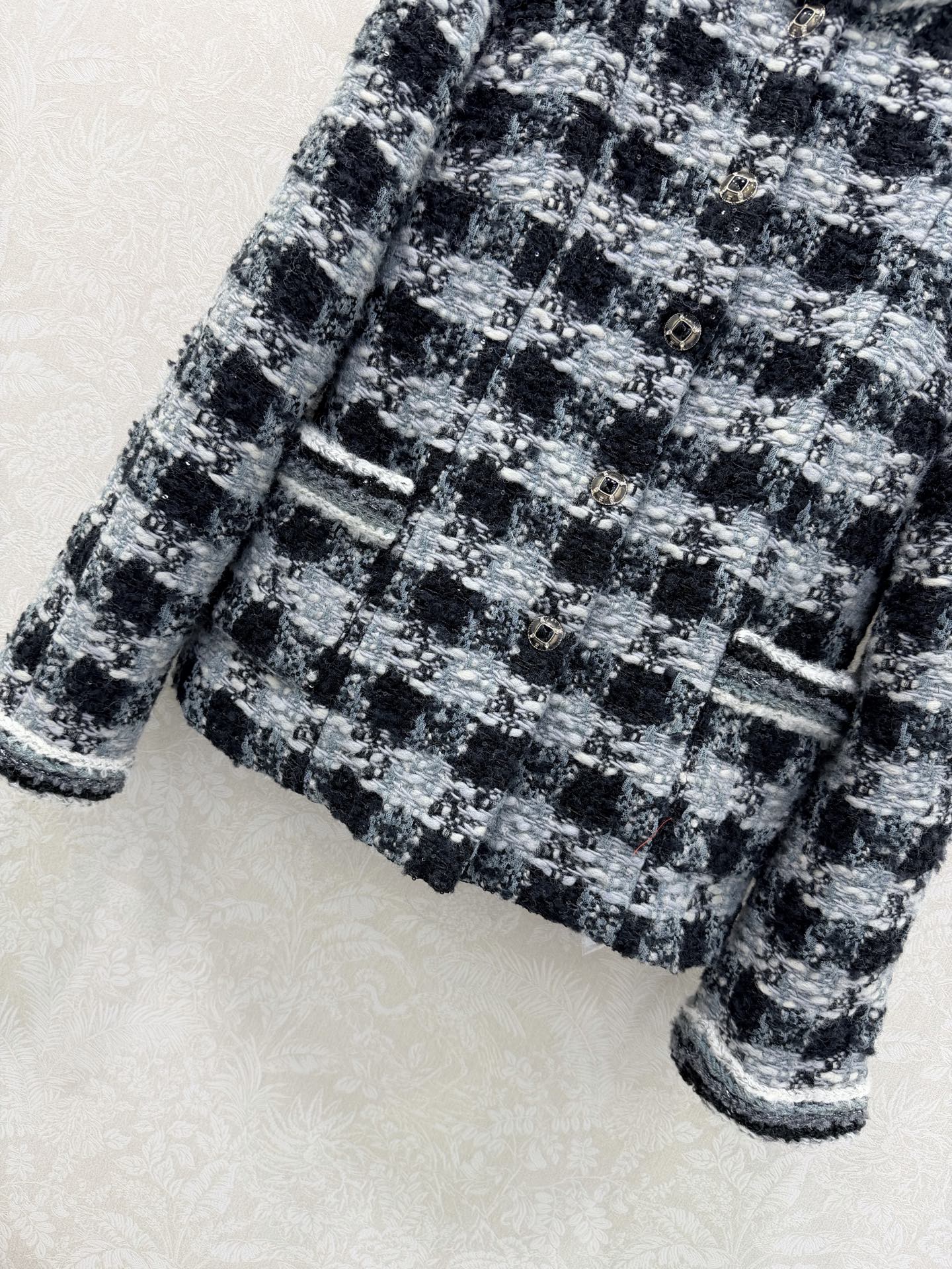 🔥🔥Chan*l 25新款编织立领洋装外套 进口粗纺羊毛呢材质。百分百真丝内衬。粗花条纹毛呢面料打造名媛