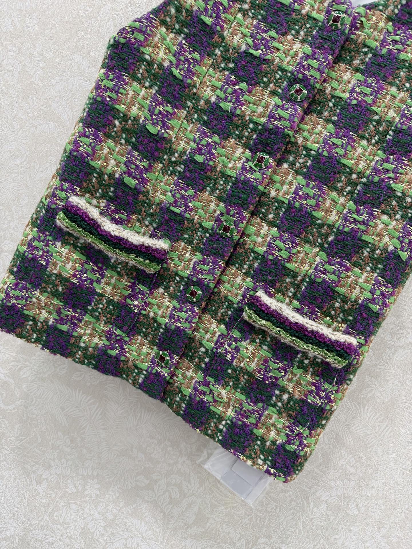 🔥🔥Chan*l 25新款编织立领洋装马甲外套。进口粗纺羊毛呢材质。百分百真丝内衬。粗花条纹毛呢面料打造