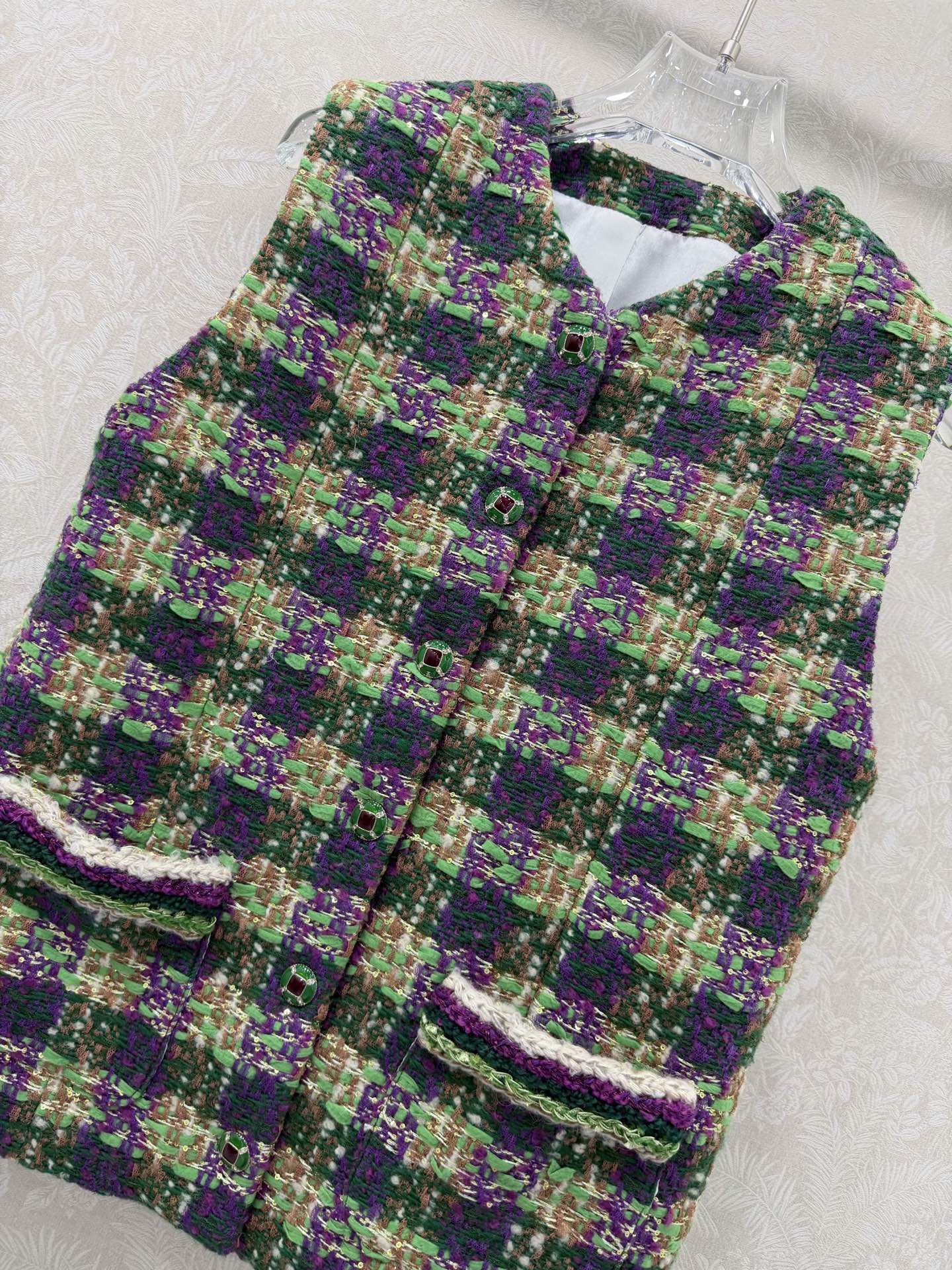 🔥🔥Chan*l 25新款编织立领洋装马甲外套。进口粗纺羊毛呢材质。百分百真丝内衬。粗花条纹毛呢面料打造