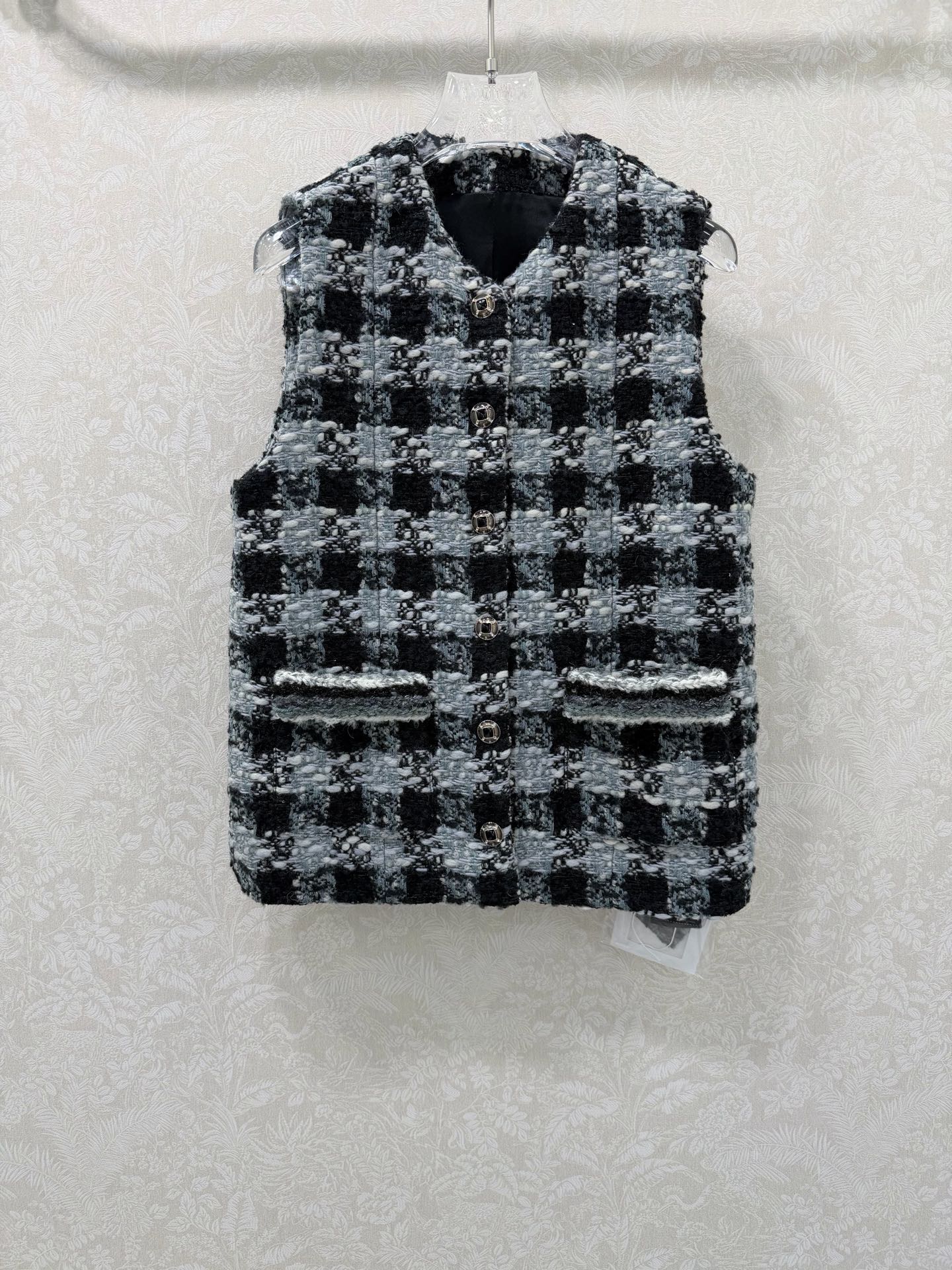 🔥🔥Chan*l 25新款编织立领洋装马甲外套。进口粗纺羊毛呢材质。百分百真丝内衬。粗花条纹毛呢面料打造