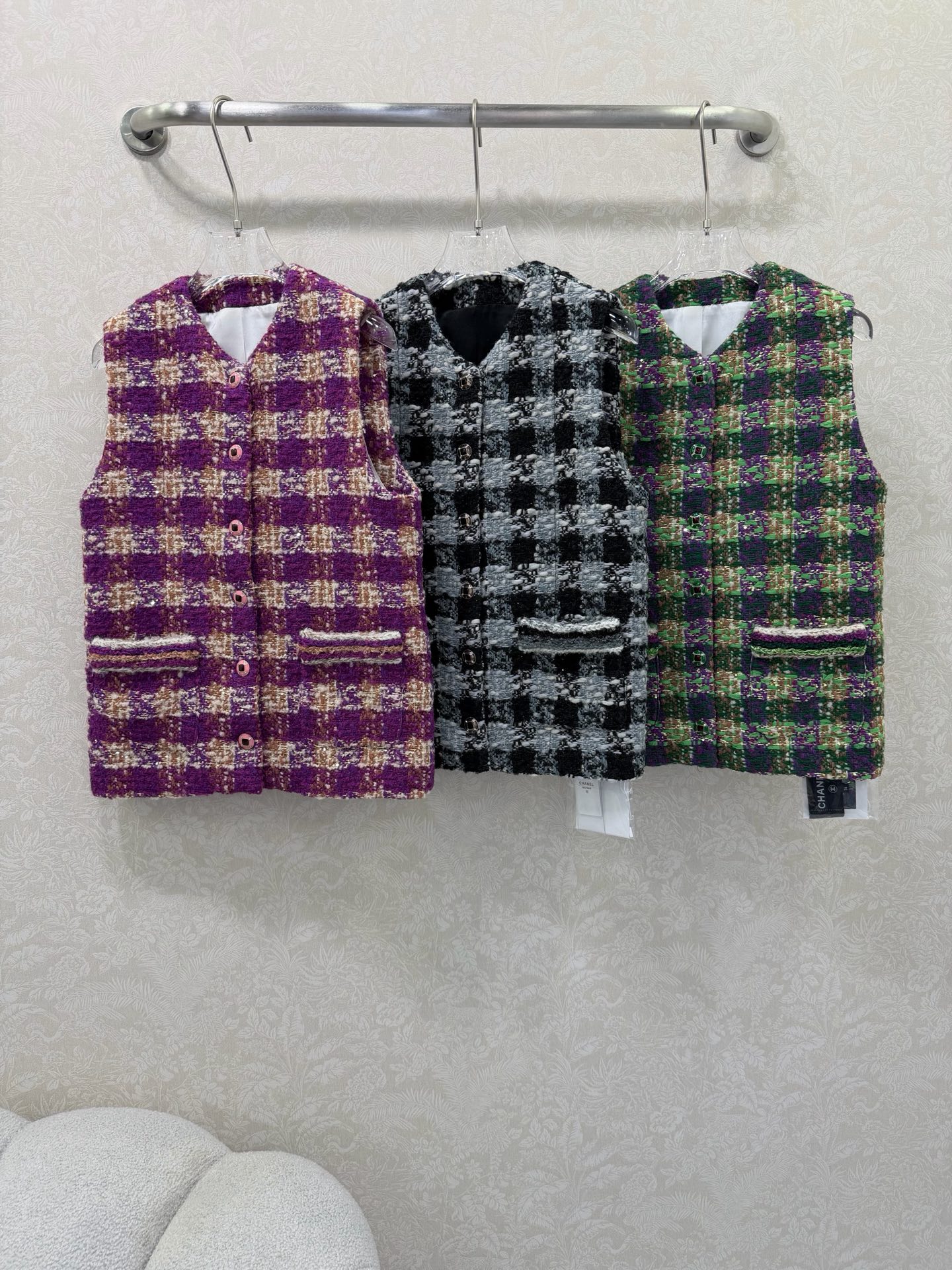 🔥🔥Chan*l 25新款编织立领洋装马甲外套。进口粗纺羊毛呢材质。百分百真丝内衬。粗花条纹毛呢面料打造