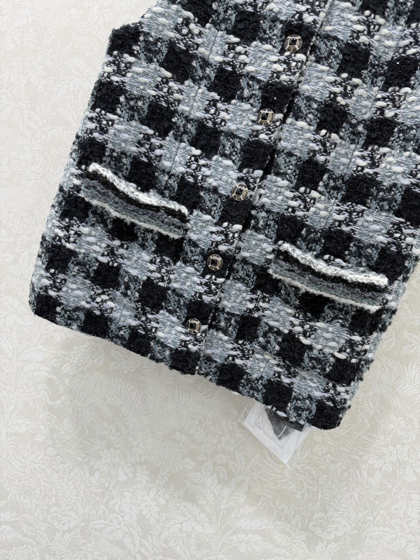 🔥🔥Chan*l 25新款编织立领洋装马甲外套。进口粗纺羊毛呢材质。百分百真丝内衬。粗花条纹毛呢面料打造