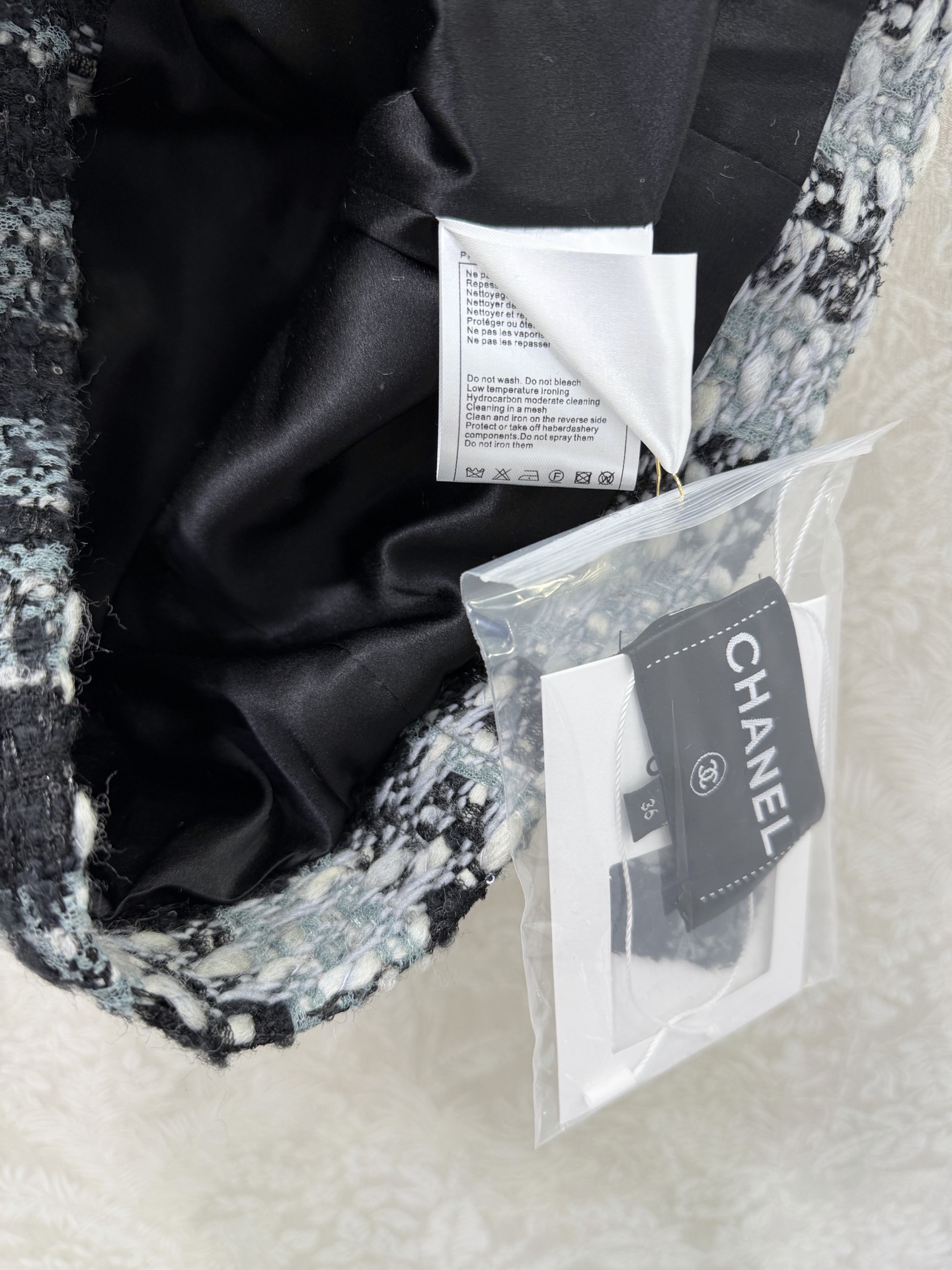 🔥🔥Chan*l 25新款编织立领洋装马甲外套。进口粗纺羊毛呢材质。百分百真丝内衬。粗花条纹毛呢面料打造