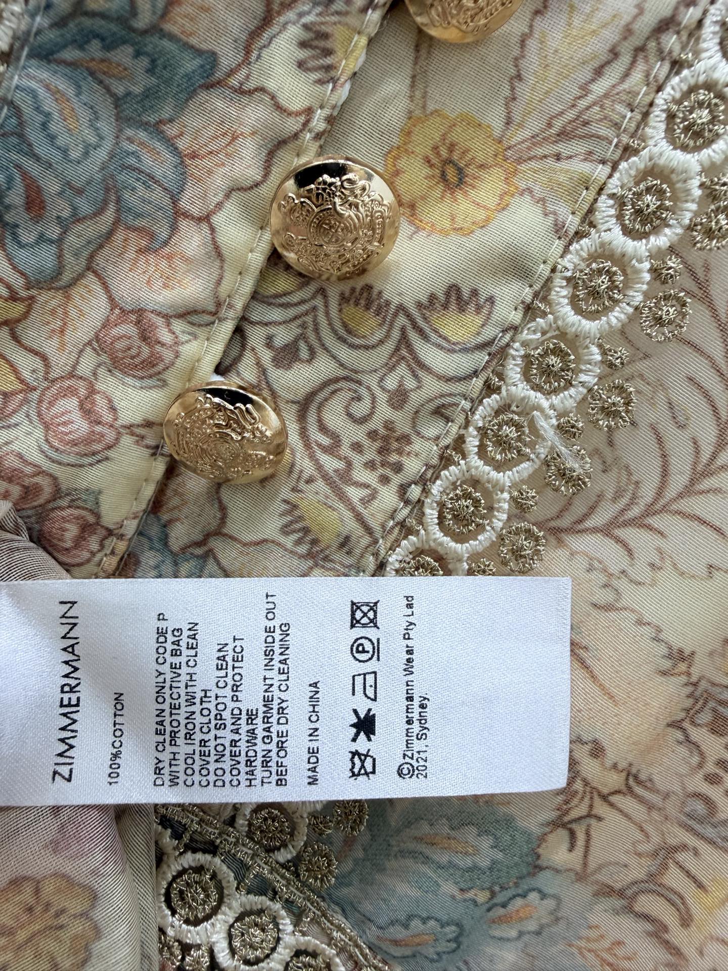 🔥🔥Zimmerman*兹/默曼 26早春新款重工拼接金线蕾丝花边V领连衣裙👗 别致灯笼喇叭袖设计 裙摆