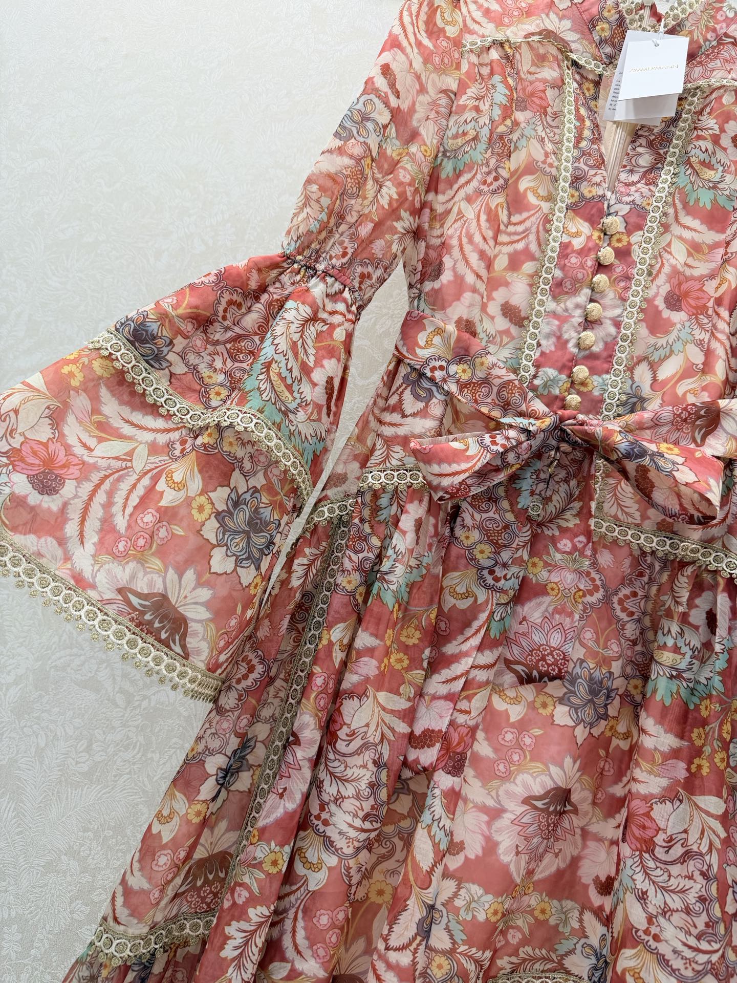 🔥🔥Zimmerman*兹/默曼 26早春新款重工拼接金线蕾丝花边V领连衣裙👗 别致灯笼喇叭袖设计 裙摆