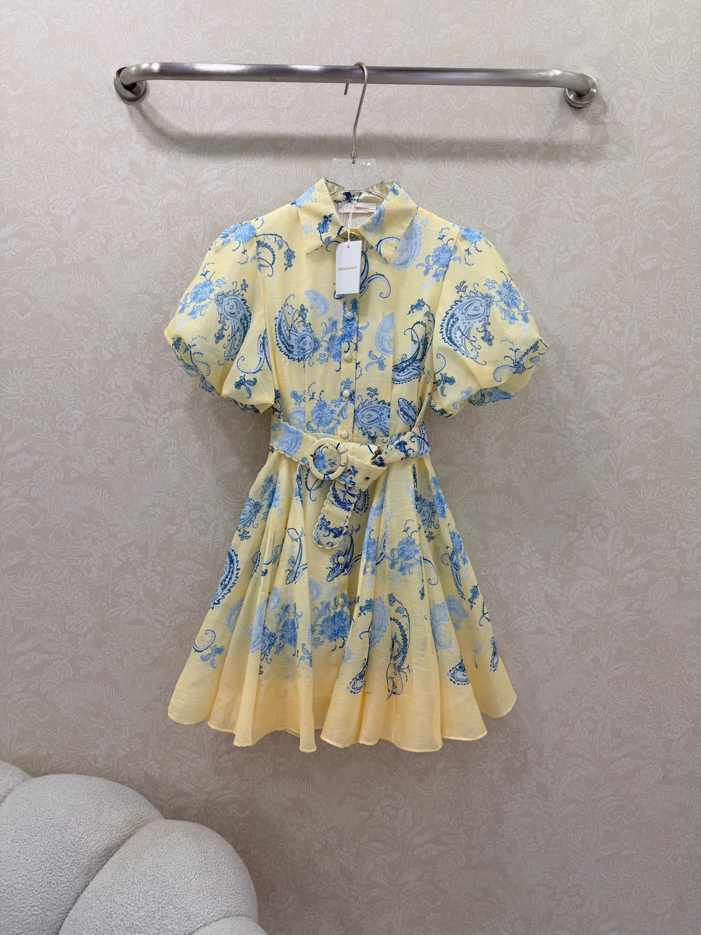 🔥🔥Zimmerman*兹/默曼26新款花苞短袖收腰连衣裙 👗选用亚麻面料制成，翻领单排扣设计 本布包扣