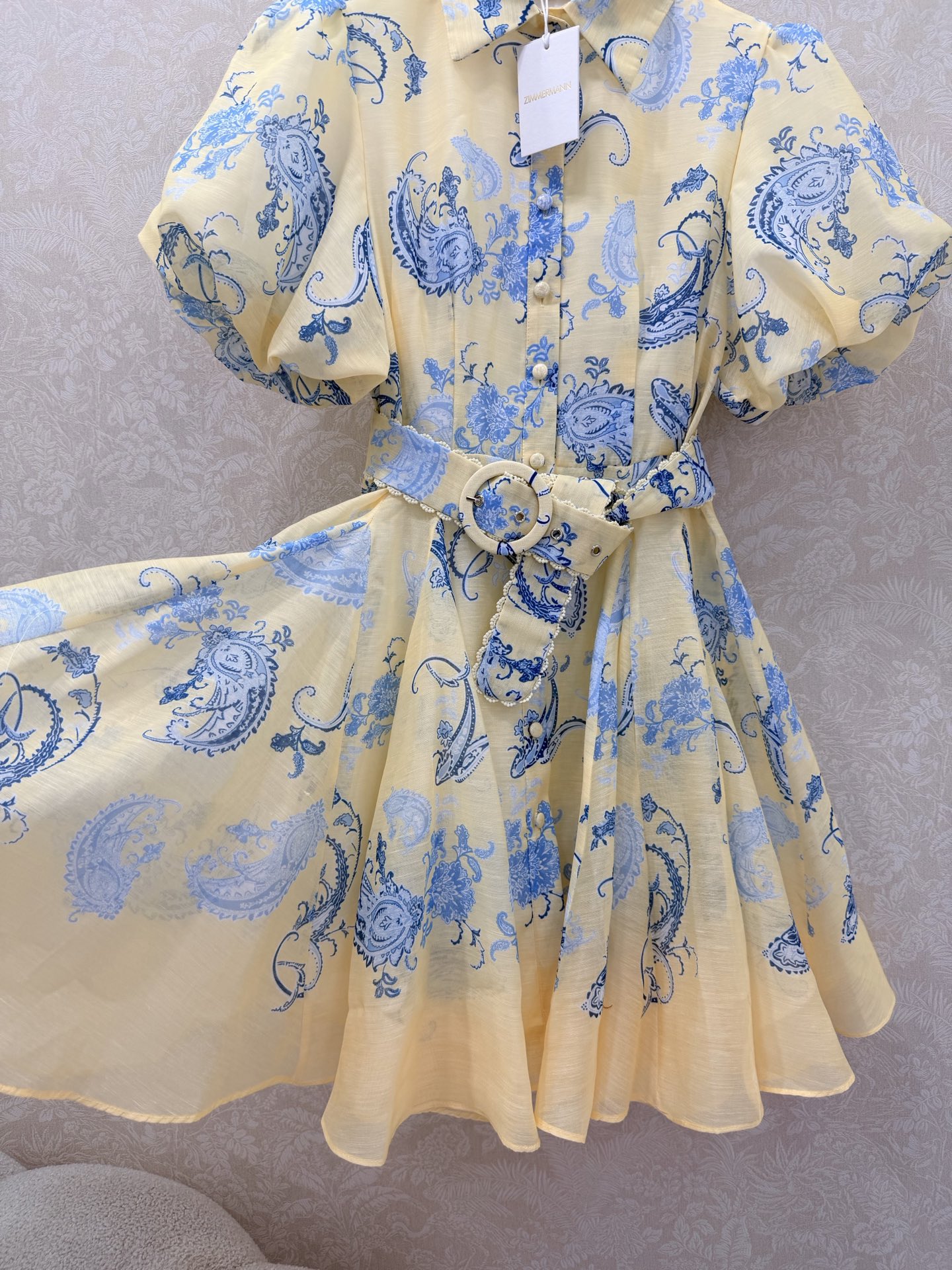 🔥🔥Zimmerman*兹/默曼26新款花苞短袖收腰连衣裙 👗选用亚麻面料制成，翻领单排扣设计 本布包扣