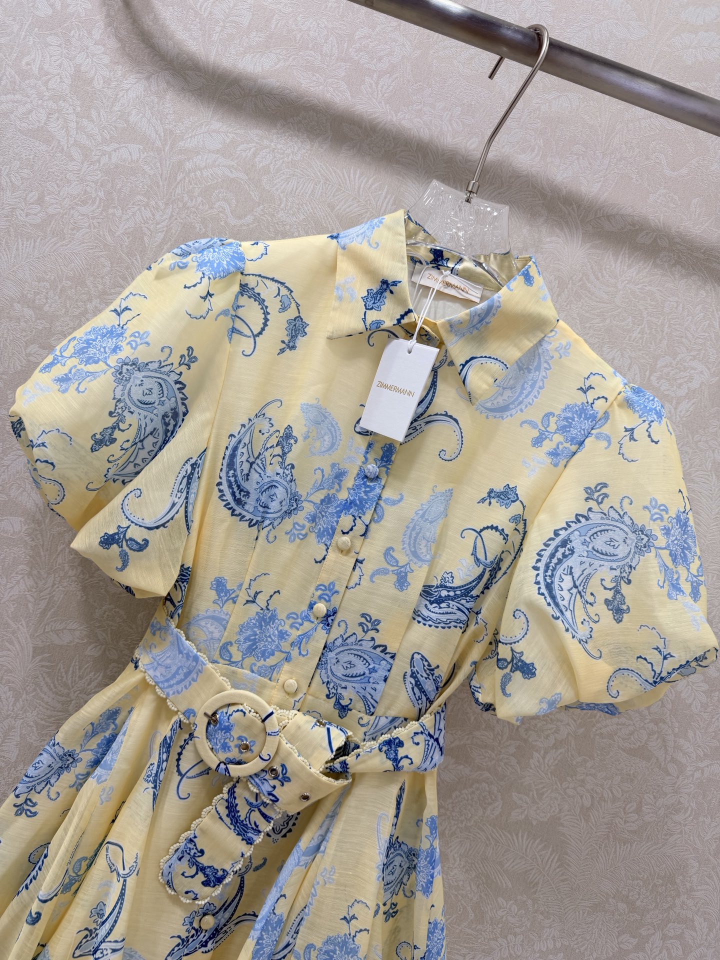 🔥🔥Zimmerman*兹/默曼26新款花苞短袖收腰连衣裙 👗选用亚麻面料制成，翻领单排扣设计 本布包扣