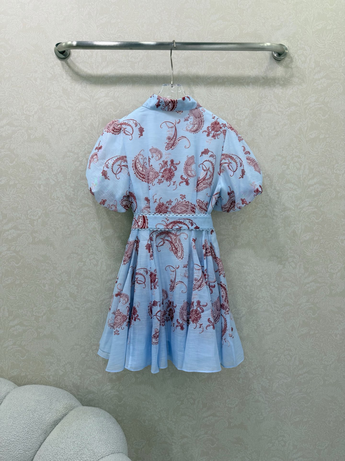 🔥🔥Zimmerman*兹/默曼26新款花苞短袖收腰连衣裙 👗选用亚麻面料制成，翻领单排扣设计 本布包扣