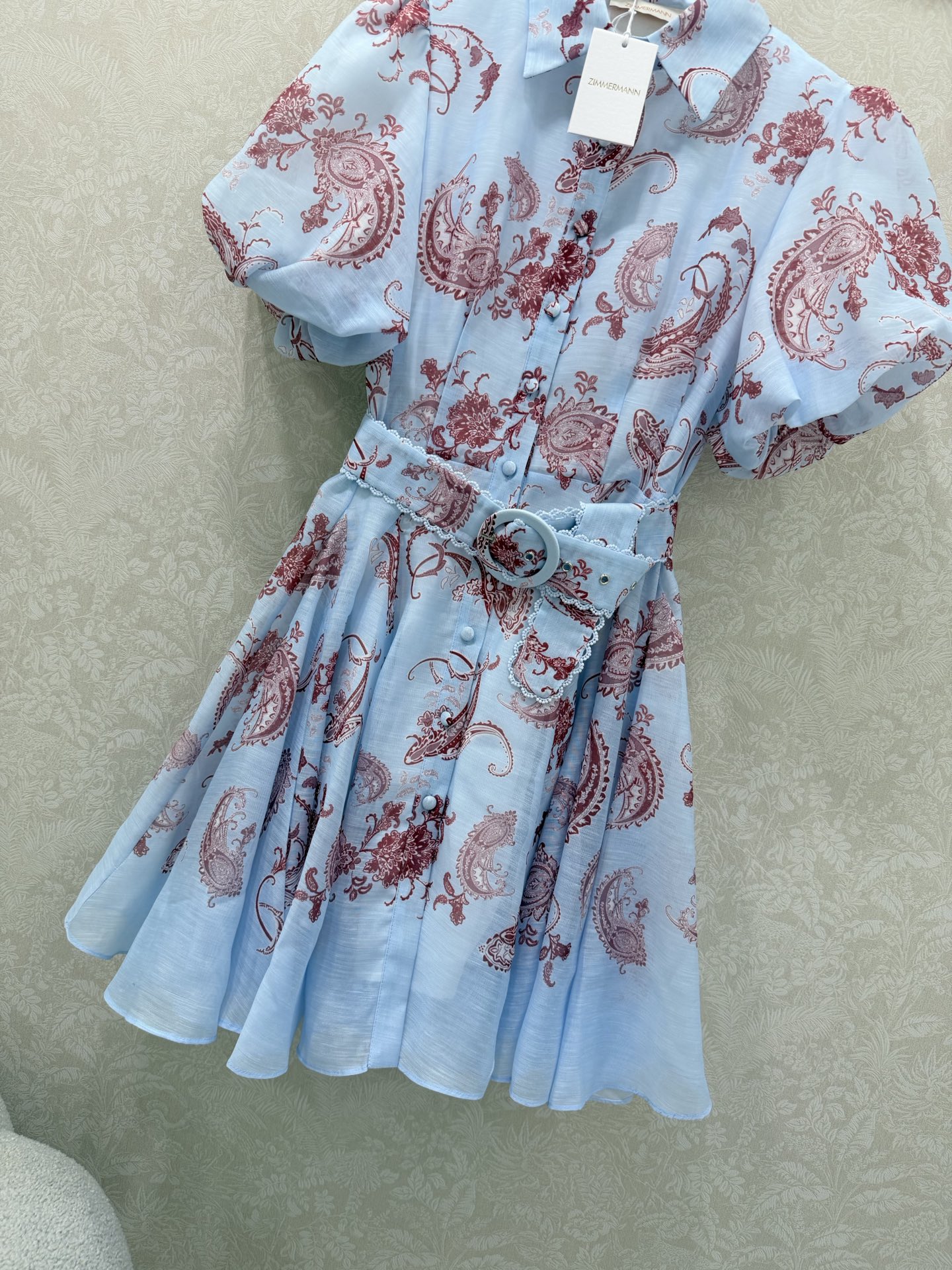 🔥🔥Zimmerman*兹/默曼26新款花苞短袖收腰连衣裙 👗选用亚麻面料制成，翻领单排扣设计 本布包扣