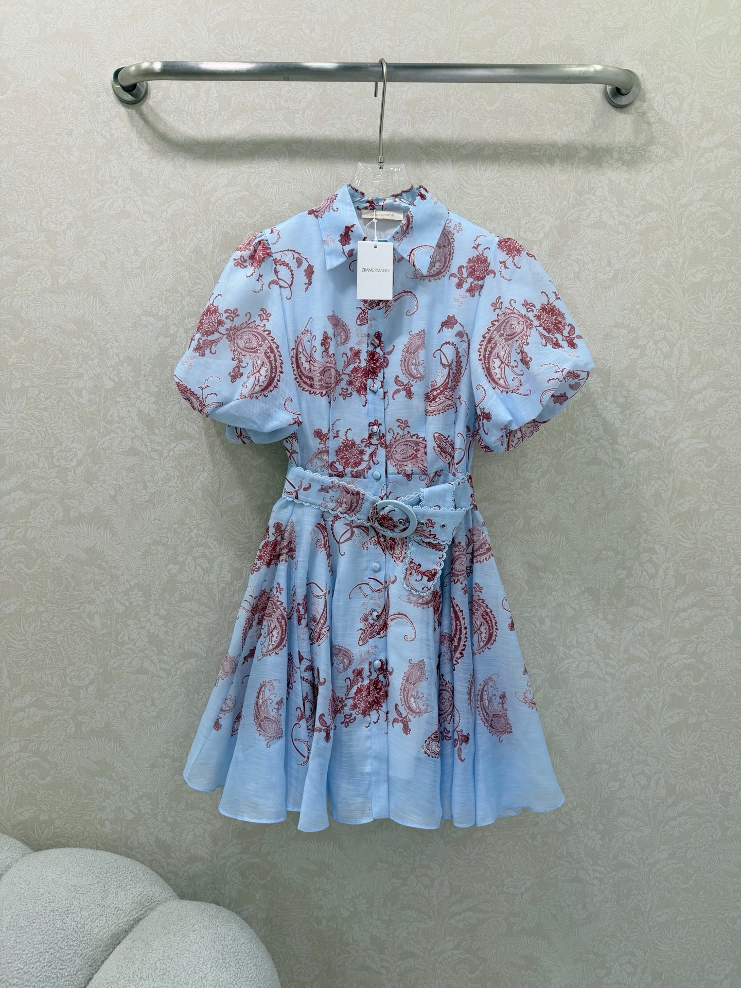 🔥🔥Zimmerman*兹/默曼26新款花苞短袖收腰连衣裙 👗选用亚麻面料制成，翻领单排扣设计 本布包扣