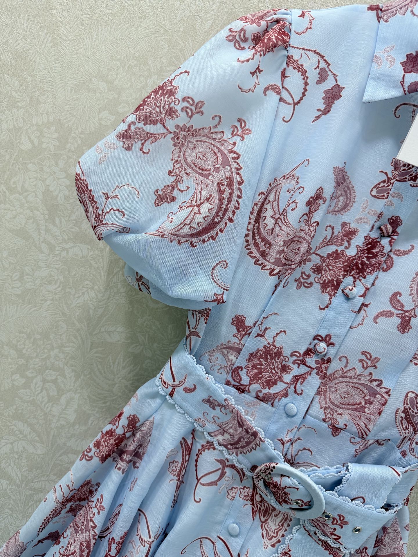 🔥🔥Zimmerman*兹/默曼26新款花苞短袖收腰连衣裙 👗选用亚麻面料制成，翻领单排扣设计 本布包扣