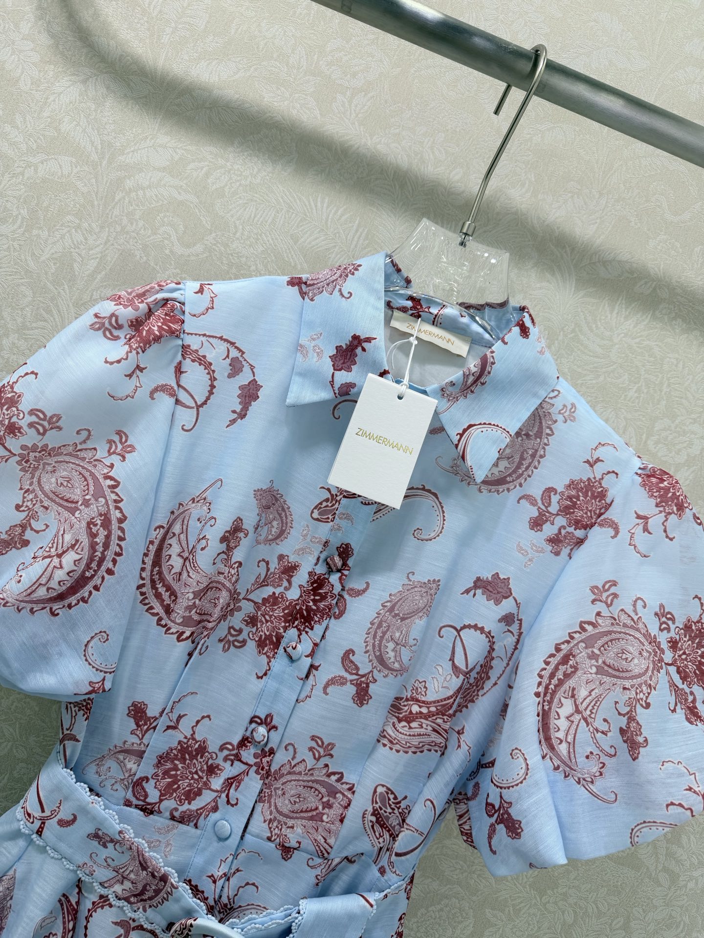 🔥🔥Zimmerman*兹/默曼26新款花苞短袖收腰连衣裙 👗选用亚麻面料制成，翻领单排扣设计 本布包扣